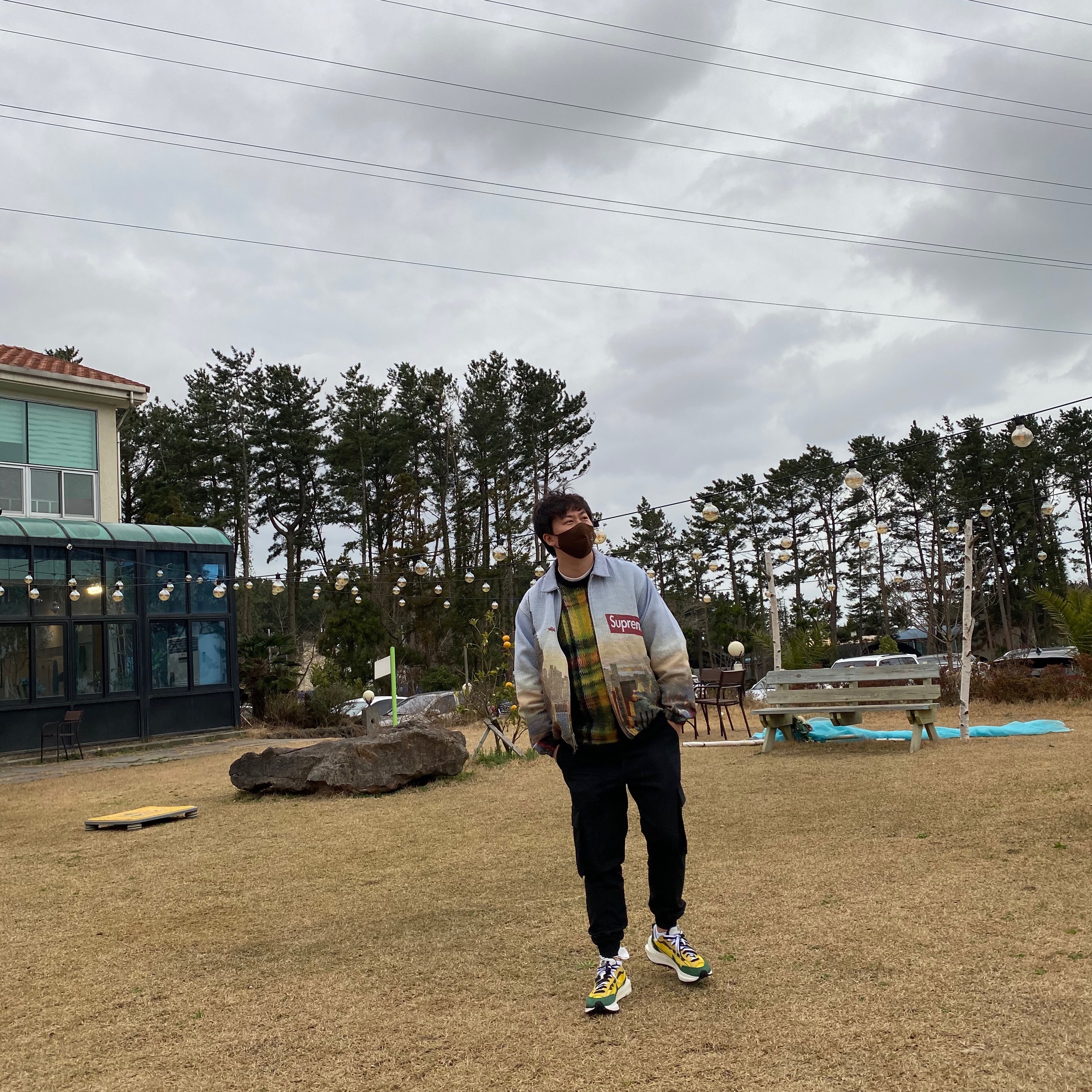 Supreme Aerial Tapestry Harrington Jacket - 20FW, Nike x Sacai VaporWaffle Tour Yellow & Gorge Green Sail 착용 스타일 - 3
