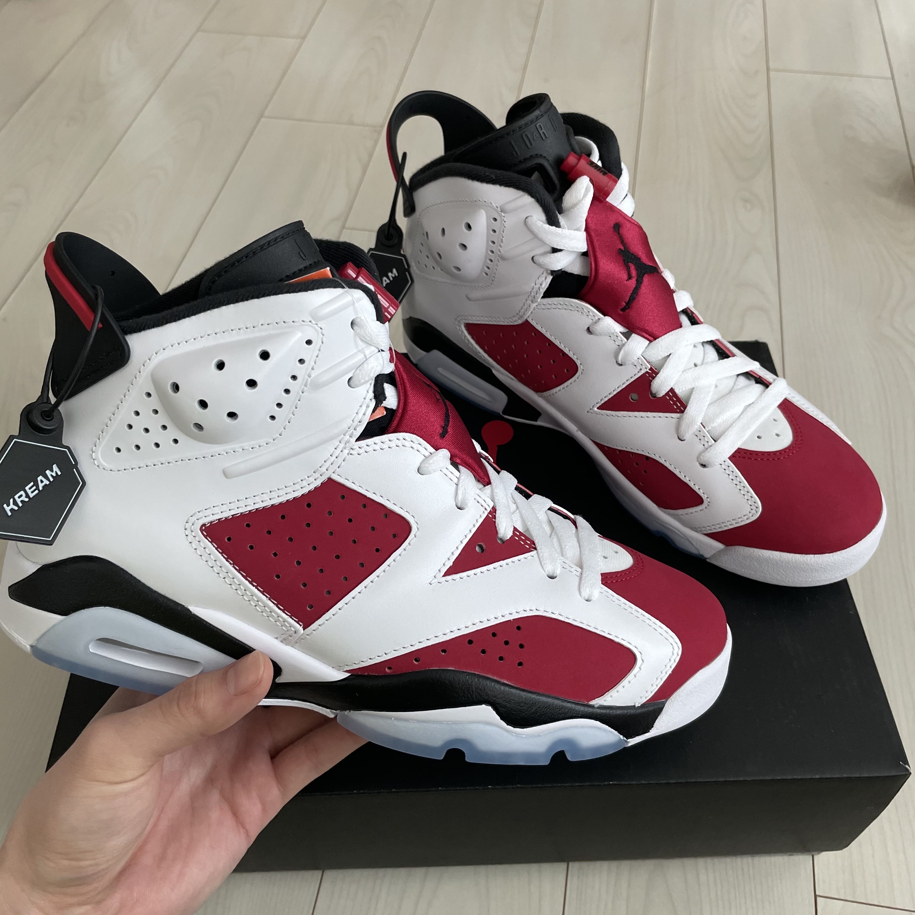 Jordan 6 Retro Carmine 2021 착용 스타일 - 2