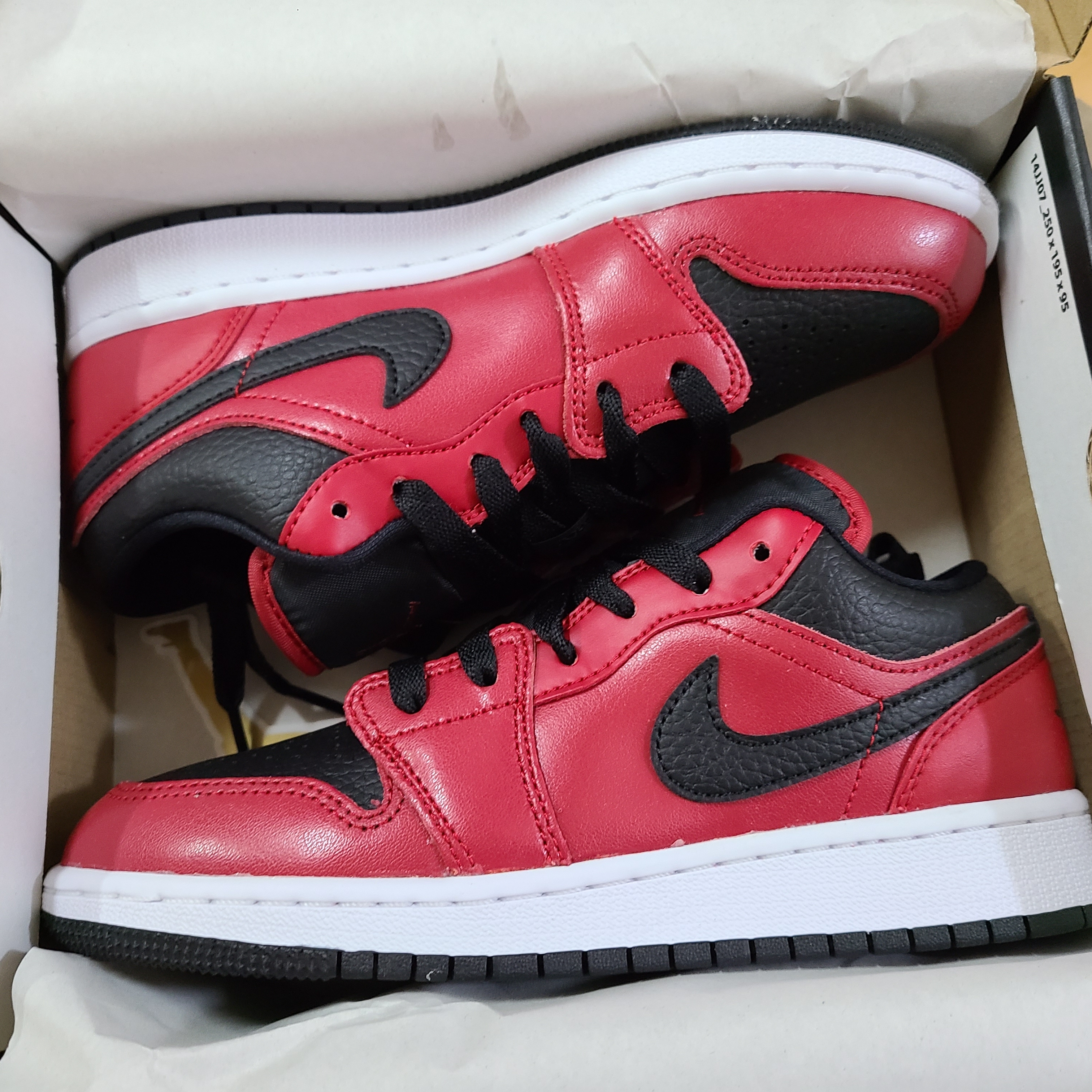 (GS) Jordan 1 Low Gym Red Black 착용 스타일 - 2
