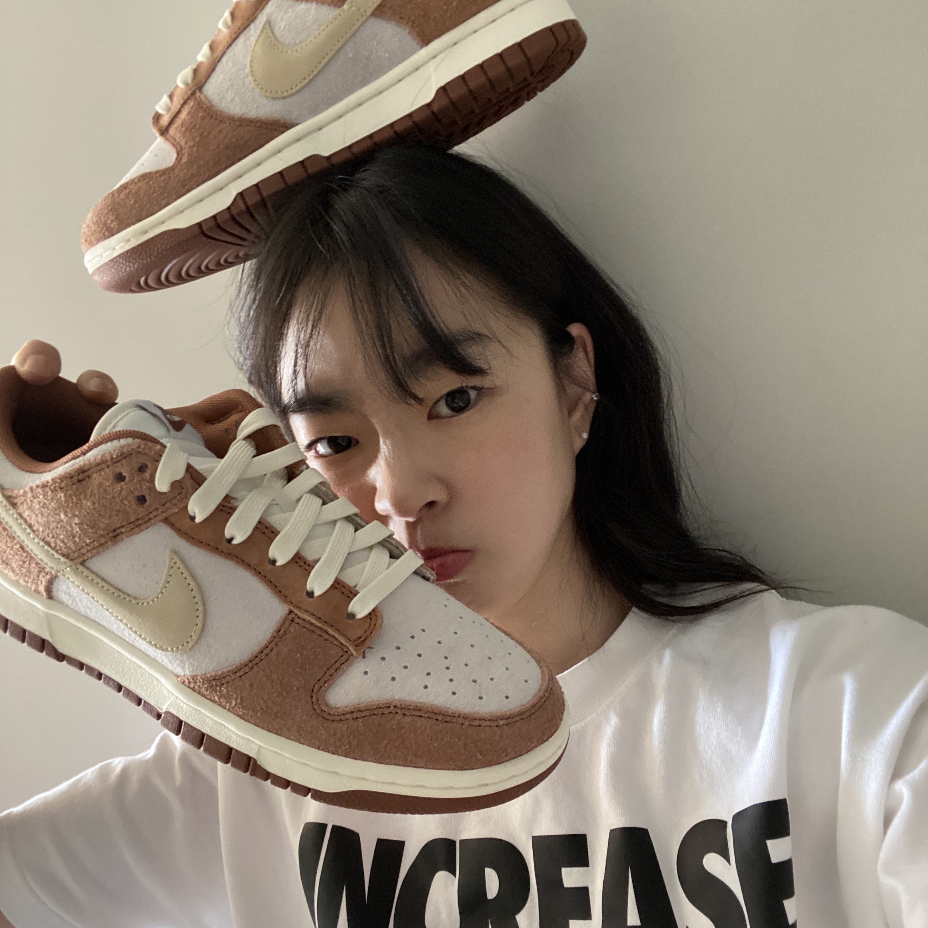 Nike Dunk Low Pro Premium Medium Curry, Nike x Stussy Increase The Peace T-Shirt - US/EU 착용 스타일