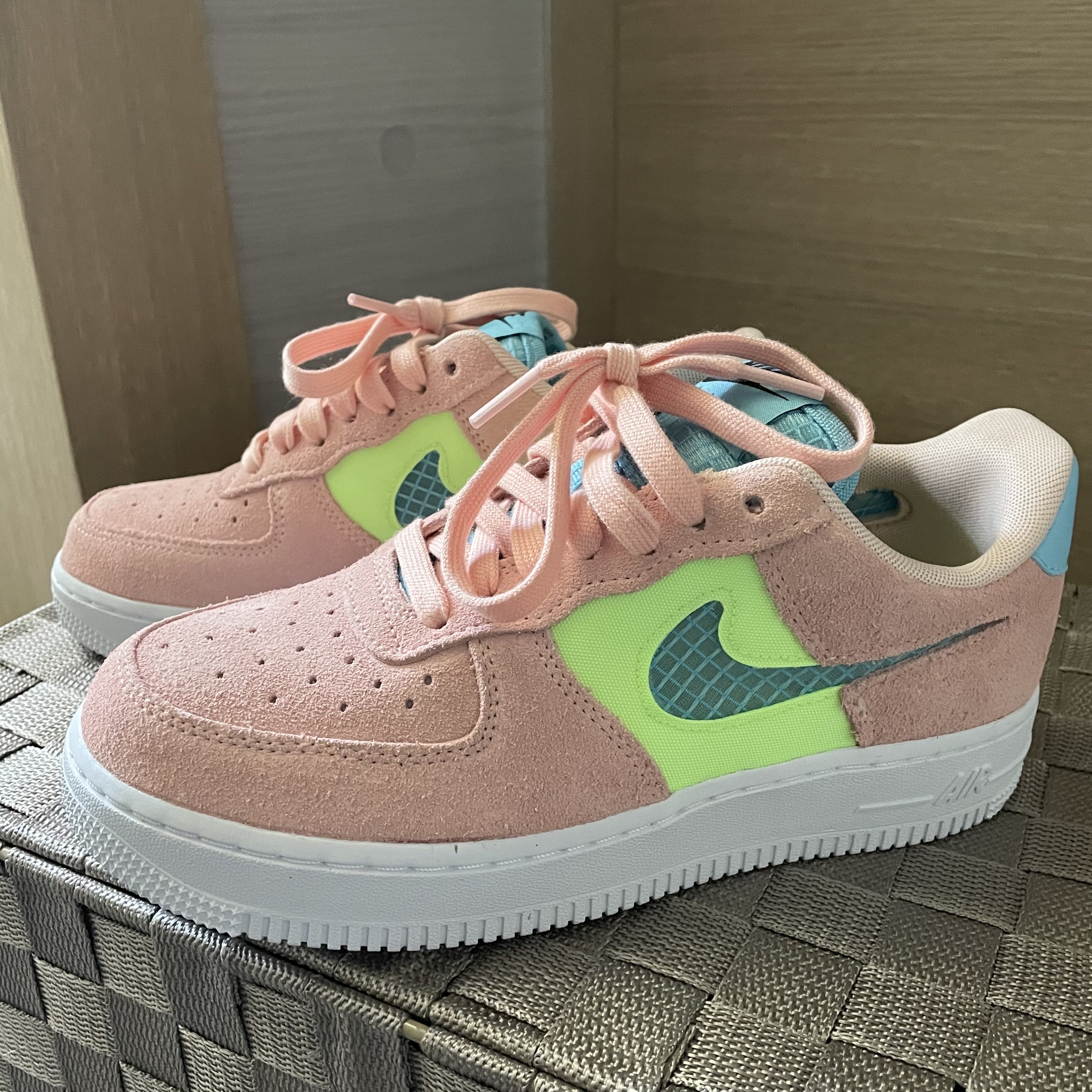 (W) Nike Air Force 1 Low '07 SE Coral Aqua 착용 스타일