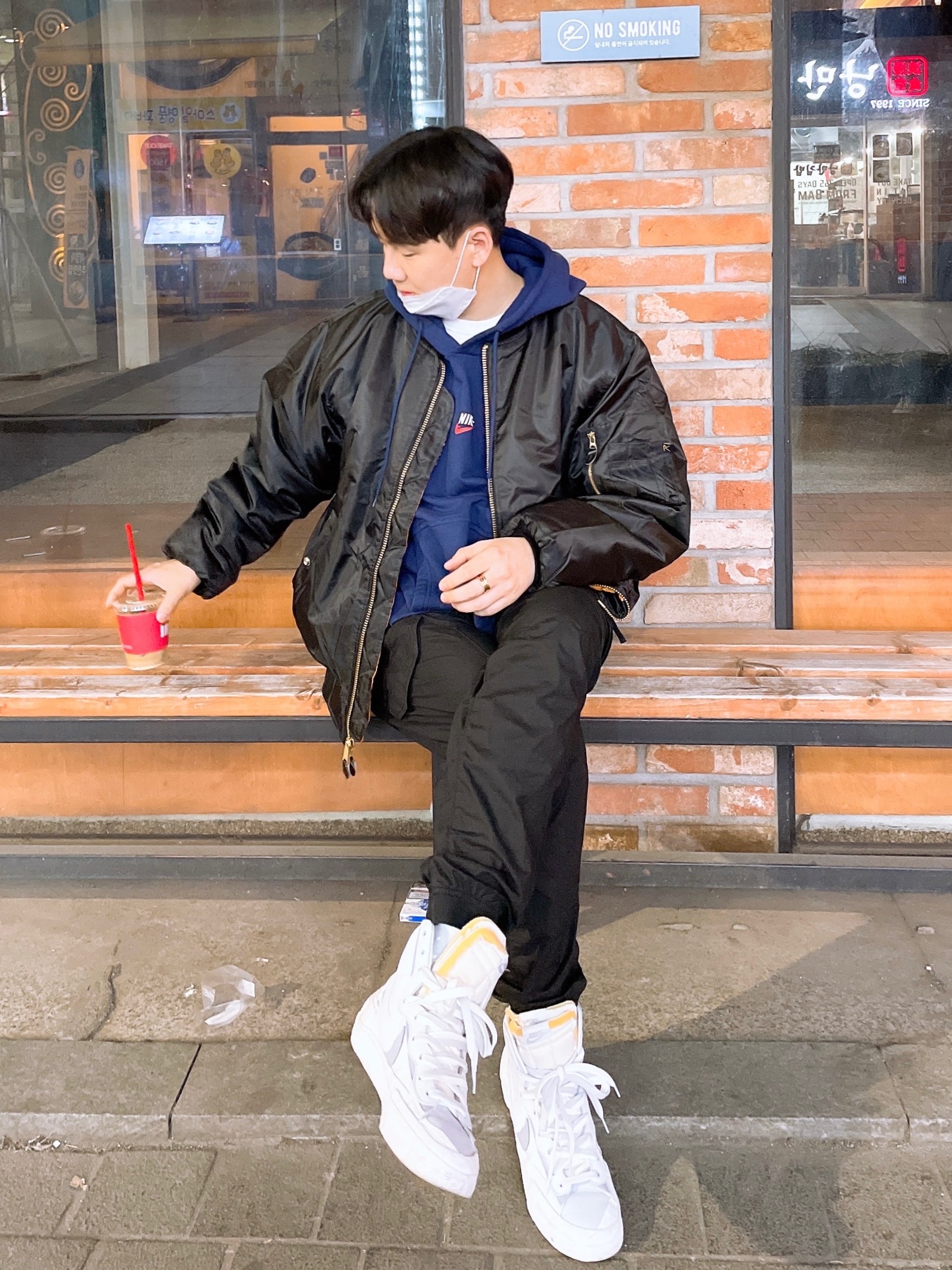 Nike x Sacai Blazer Mid White Grey 착용 스타일