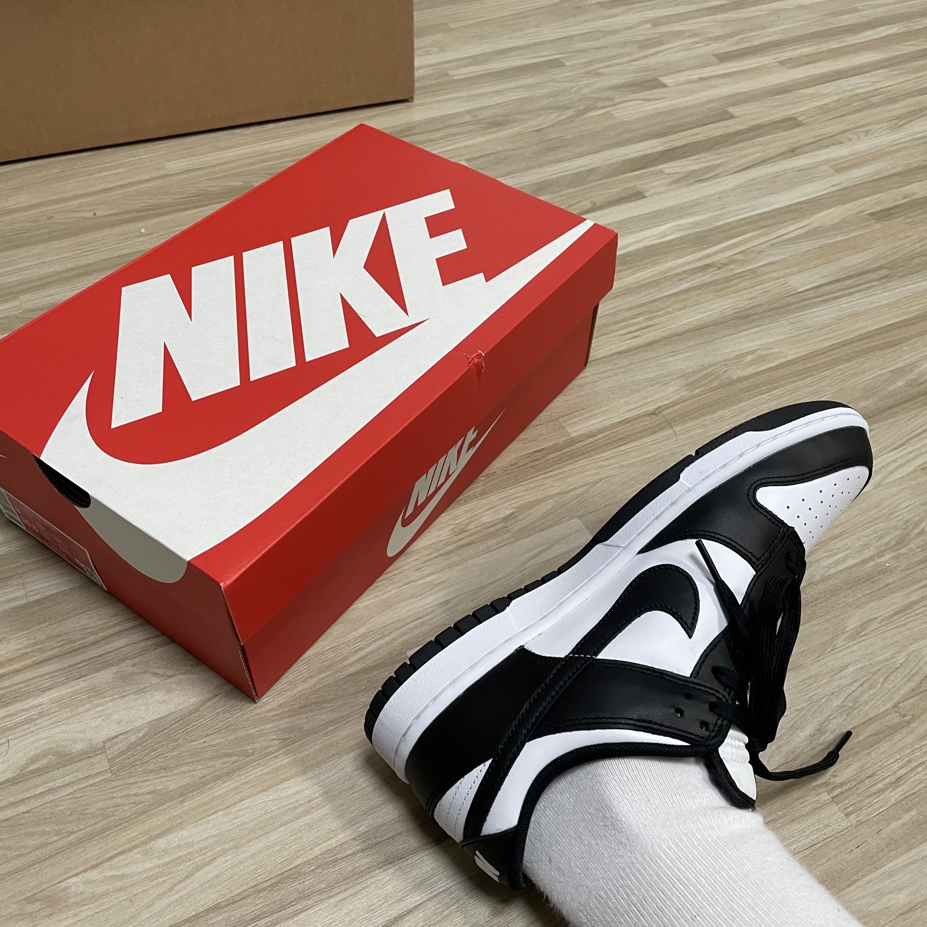 (W) Nike Dunk Low SP College Navy, Nike Dunk Low Retro Black 착용 스타일 - 2