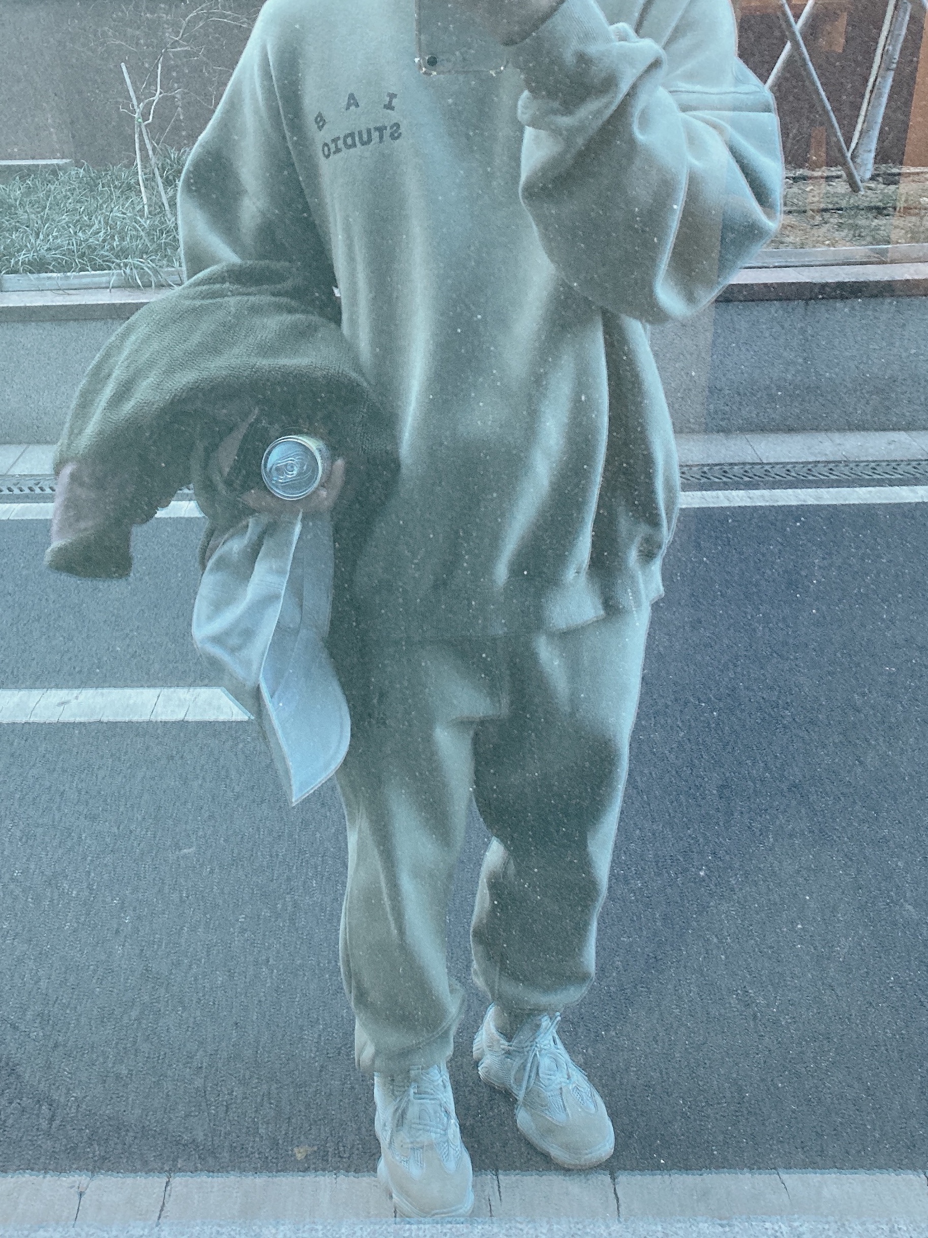 Adidas Yeezy 500 Salt 착용 스타일