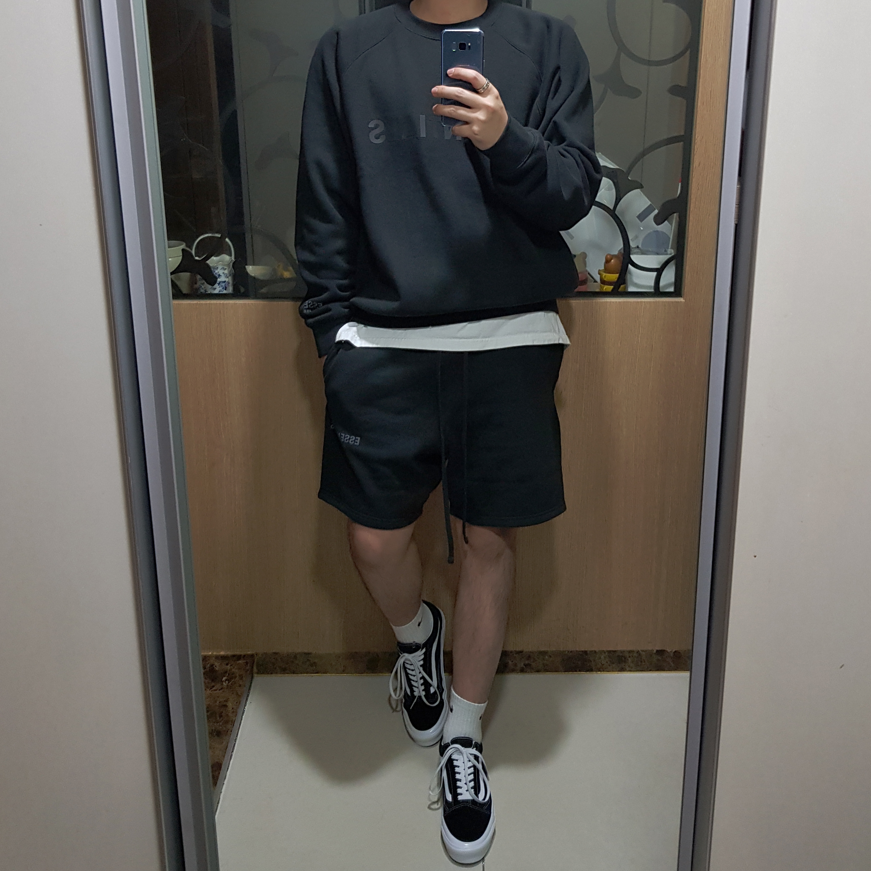 Vans Vault OG Old Skool LX Black, Essentials 3D Silicon Applique Crewneck Dark Slate/Black 2020 착용 스타일