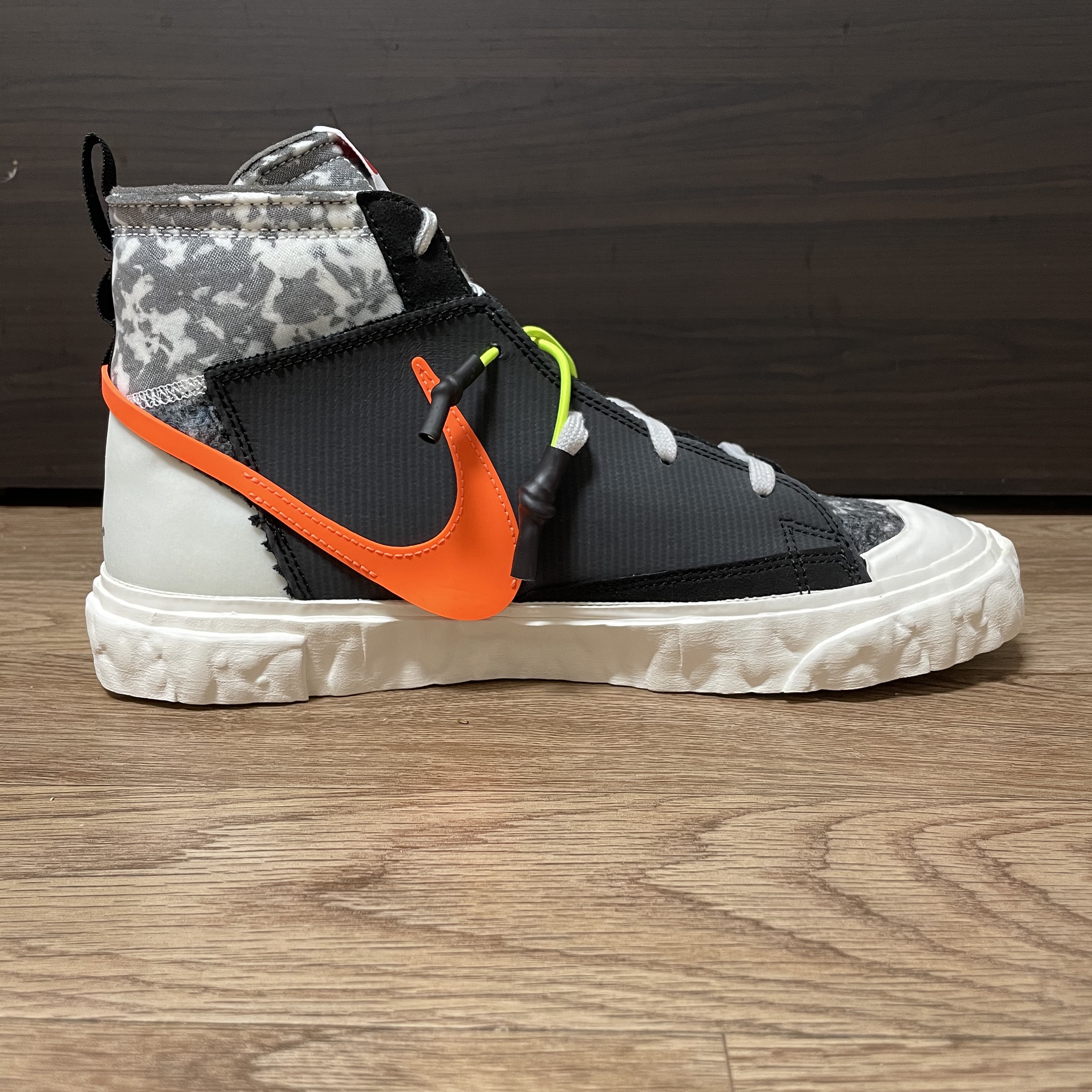 Nike x Readymade Blazer Mid Black 착용 스타일 - 2