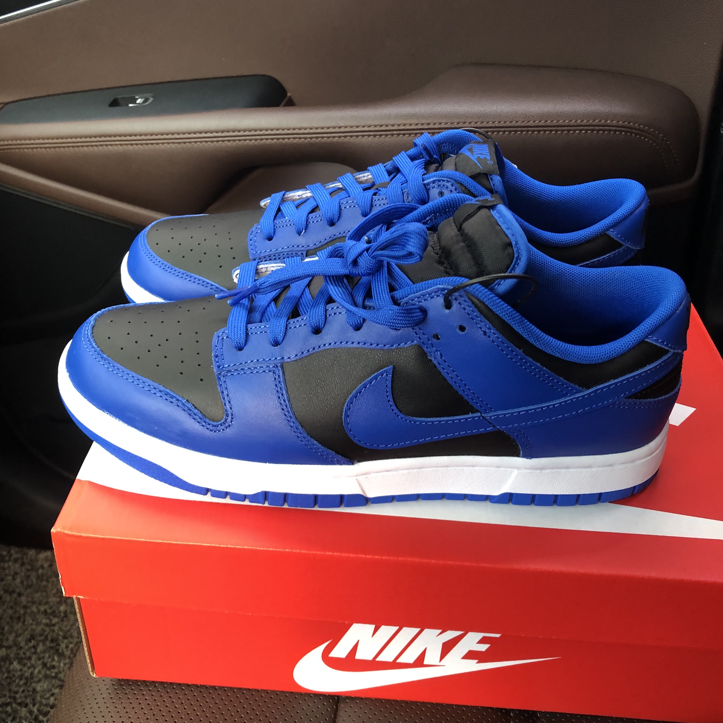 Nike Dunk Low Retro Hyper Cobalt 착용 스타일 - 2