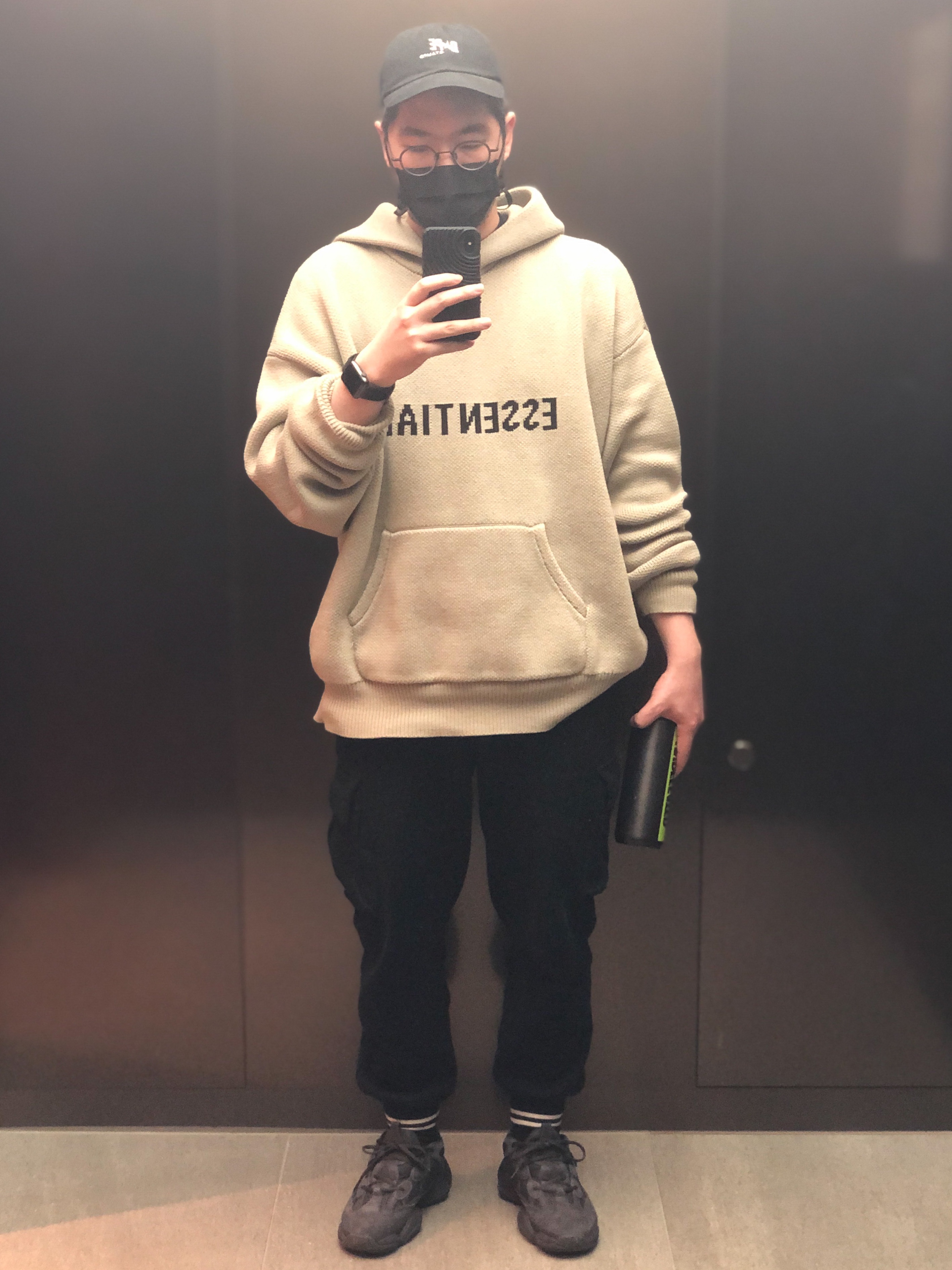 Essentials Knit Hoodie Olive - 20FW, Adidas Yeezy 500 Utility Black 2018/2020 착용 스타일
