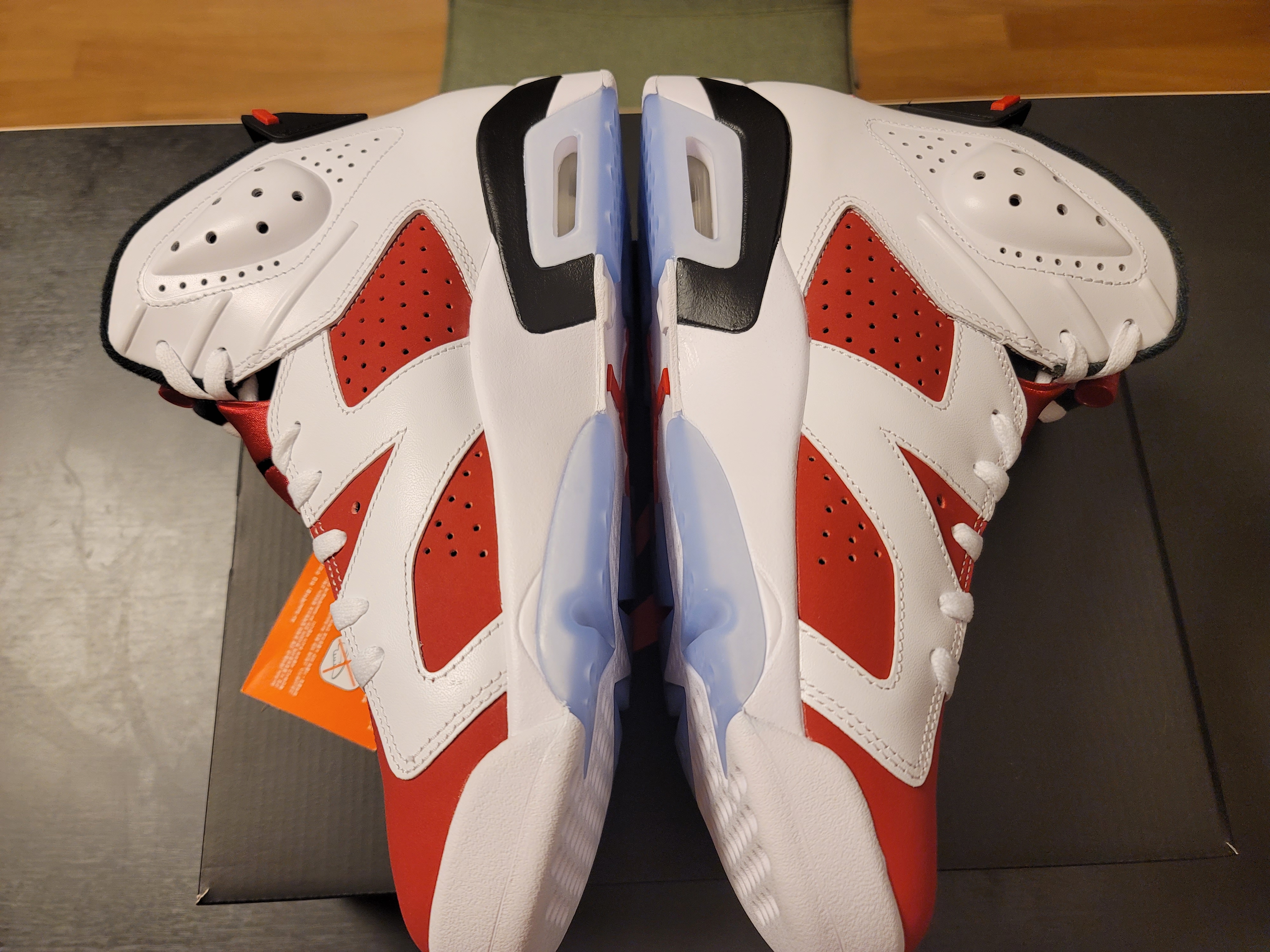 Jordan 6 Retro Carmine 2021 착용 스타일 - 2