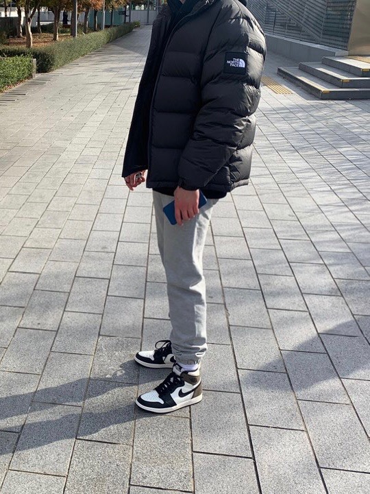 Jordan 1 Retro High OG Black Mocha 착용 스타일