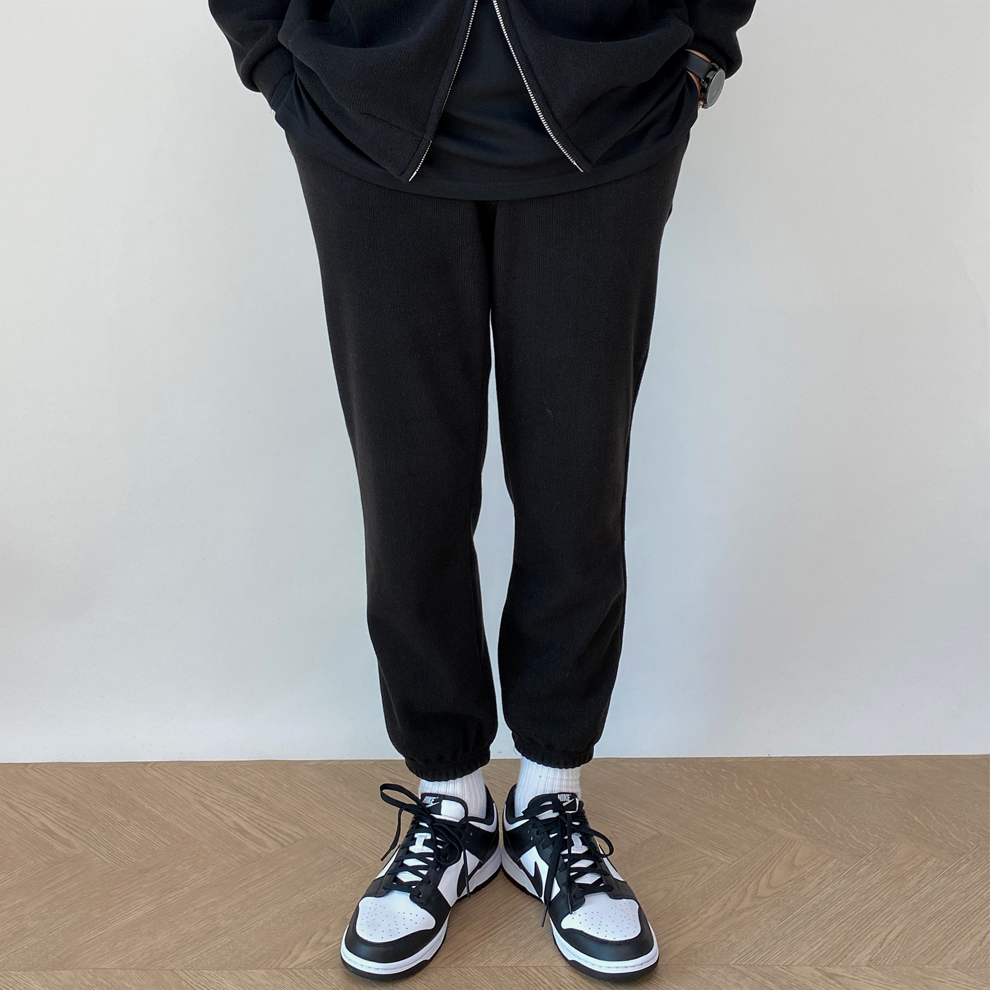 Nike Dunk Low Retro Black 착용 스타일 - 4