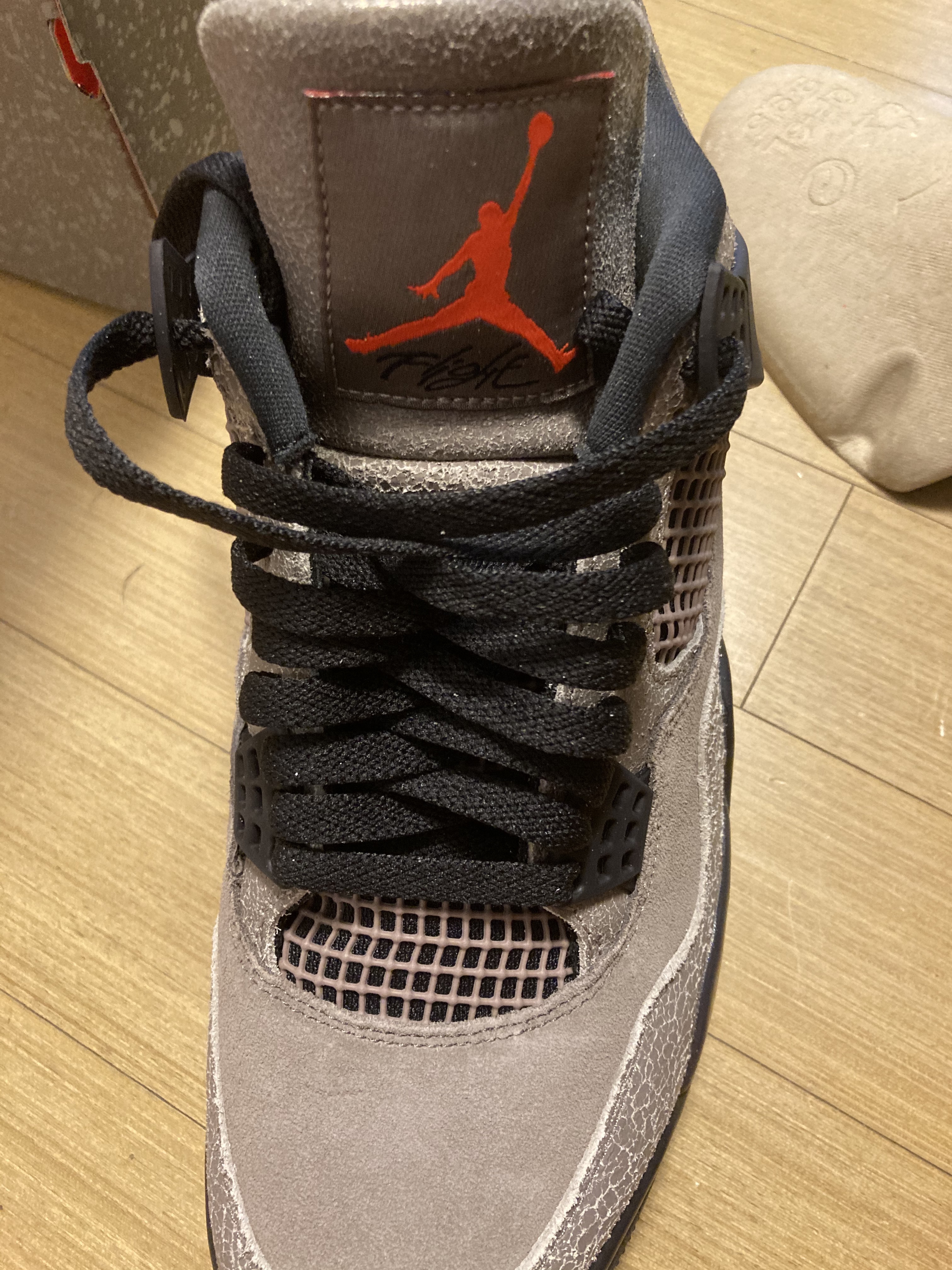 Jordan 4 Retro Taupe Haze 착용 스타일 - 2