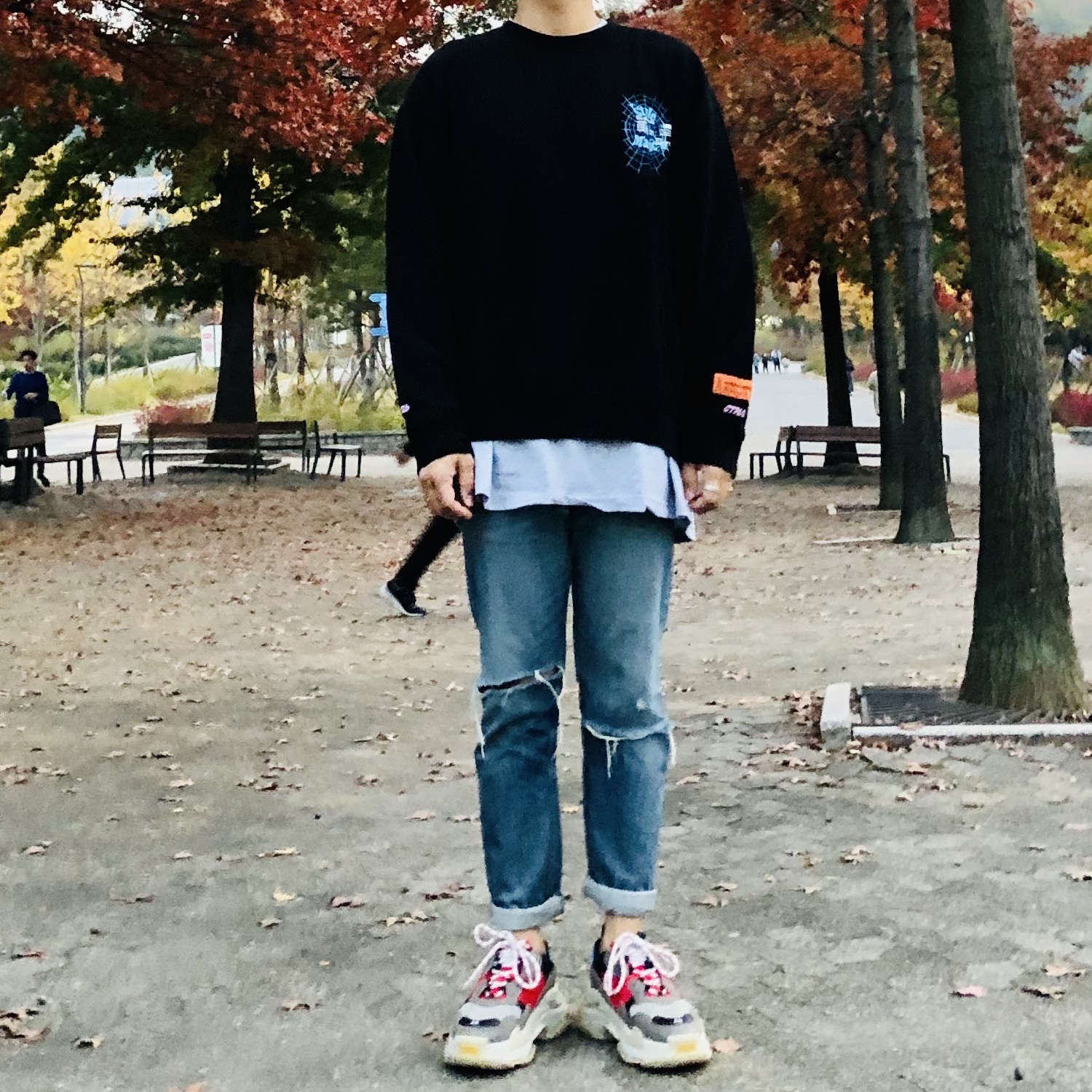 Balenciaga Triple S Grey Red Blue 2018 Reissue 착용 스타일