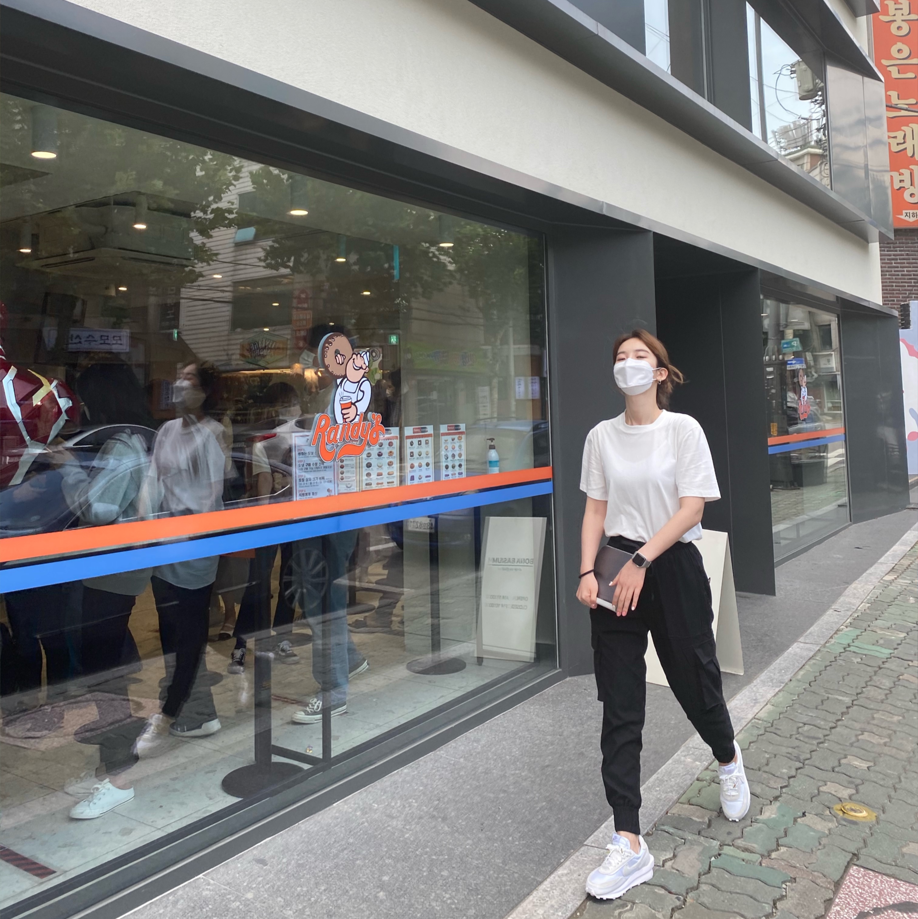 Nike x Sacai LDWaffle White Nylon 착용 스타일