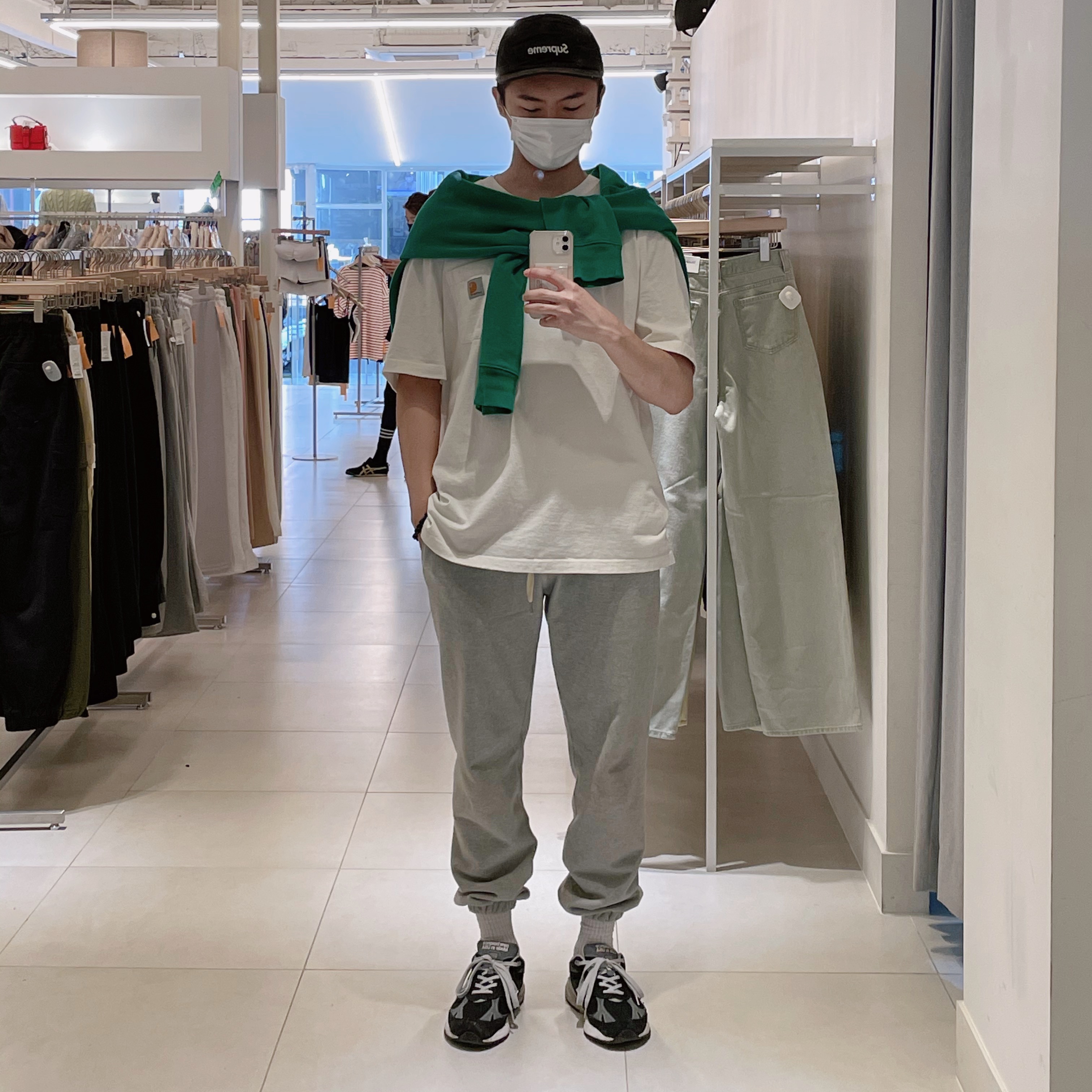 (W) New Balance 993 Made in USA Black - B Standard, Supreme Inset Logo Camp Cap Black - 20FW 착용 스타일