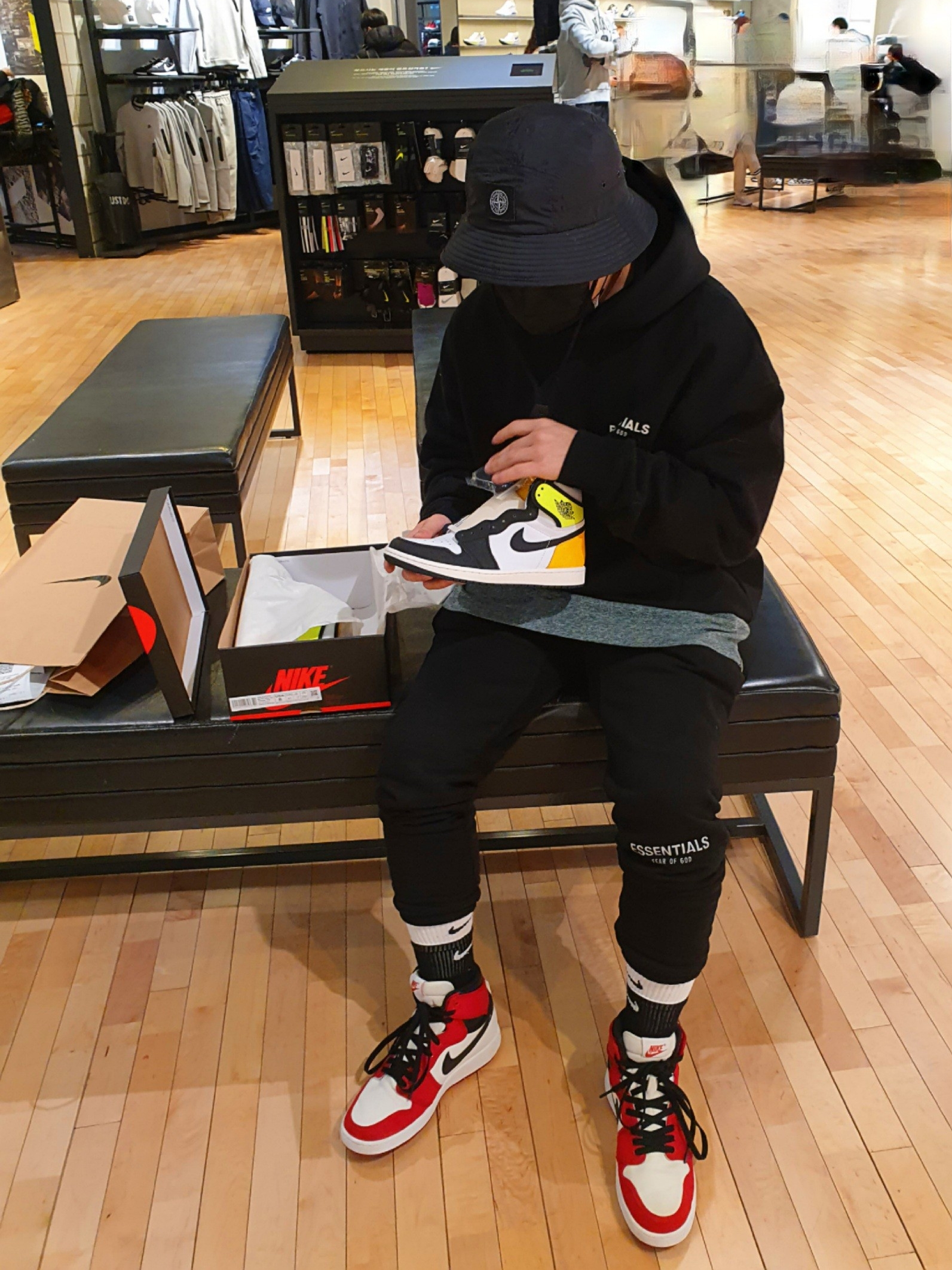 Jordan 1 Retro High OG Volt Gold 착용 스타일