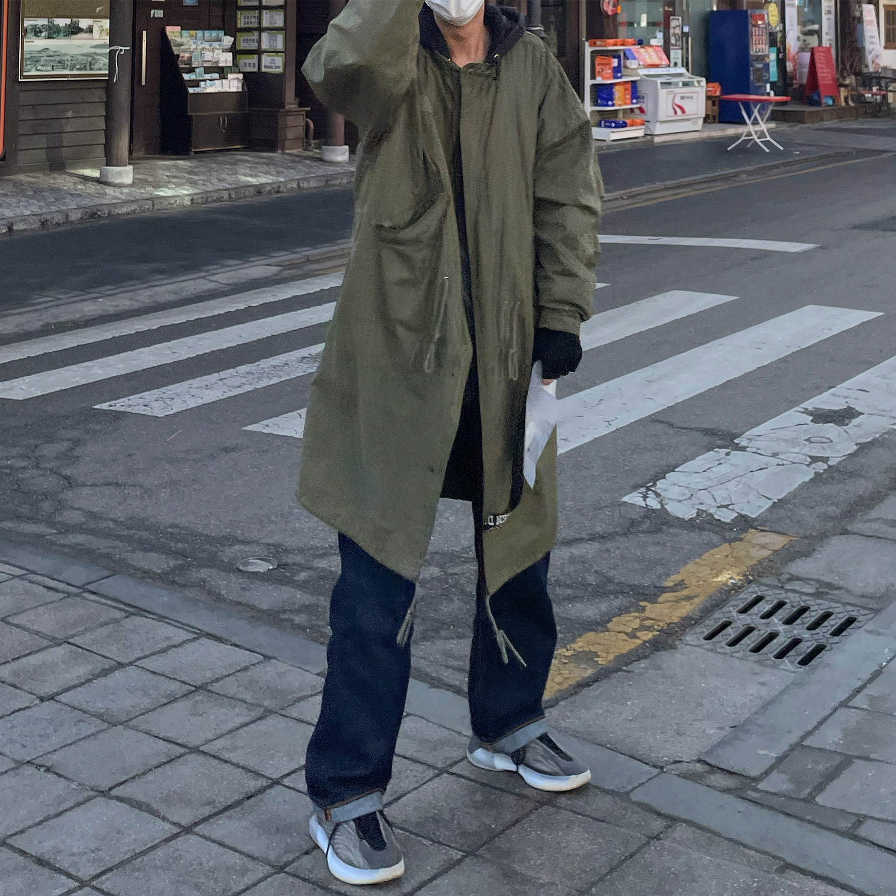 Adidas Yeezy QNTM Barium 착용 스타일