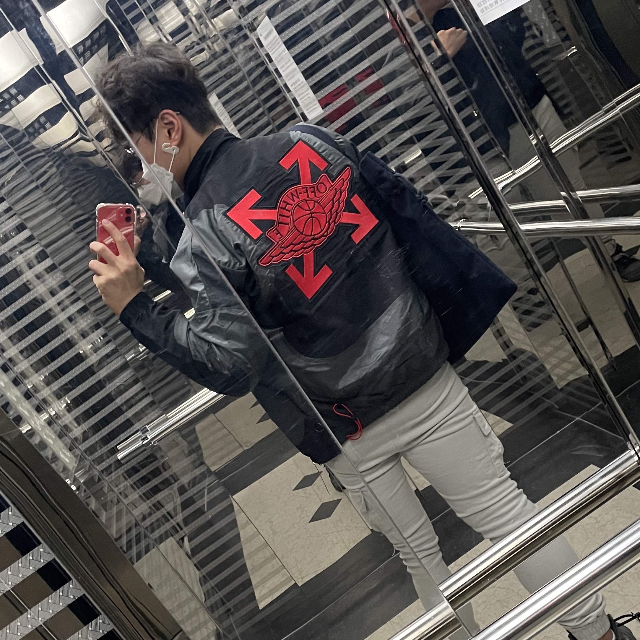 Jordan 5 x Off-White Retro SP Black Muslin, Jordan x Off-White Woven Jacket Black - Asia 착용 스타일 - 3