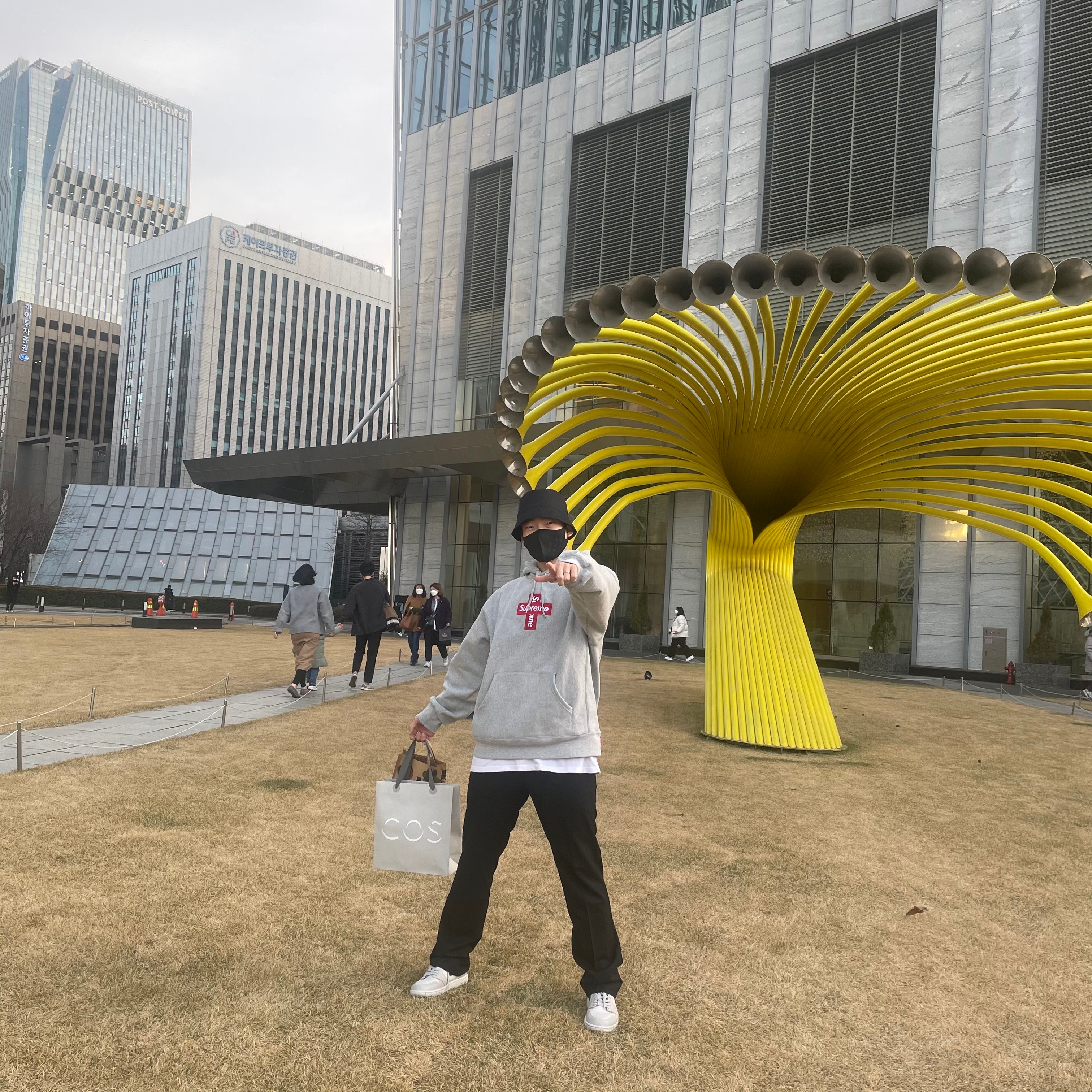 Supreme Cross Box Logo Hooded Sweatshirt Heather Grey - 20FW, Jordan 1 Retro High OG Defiant SB NYC to Paris 착용 스타일 - 1