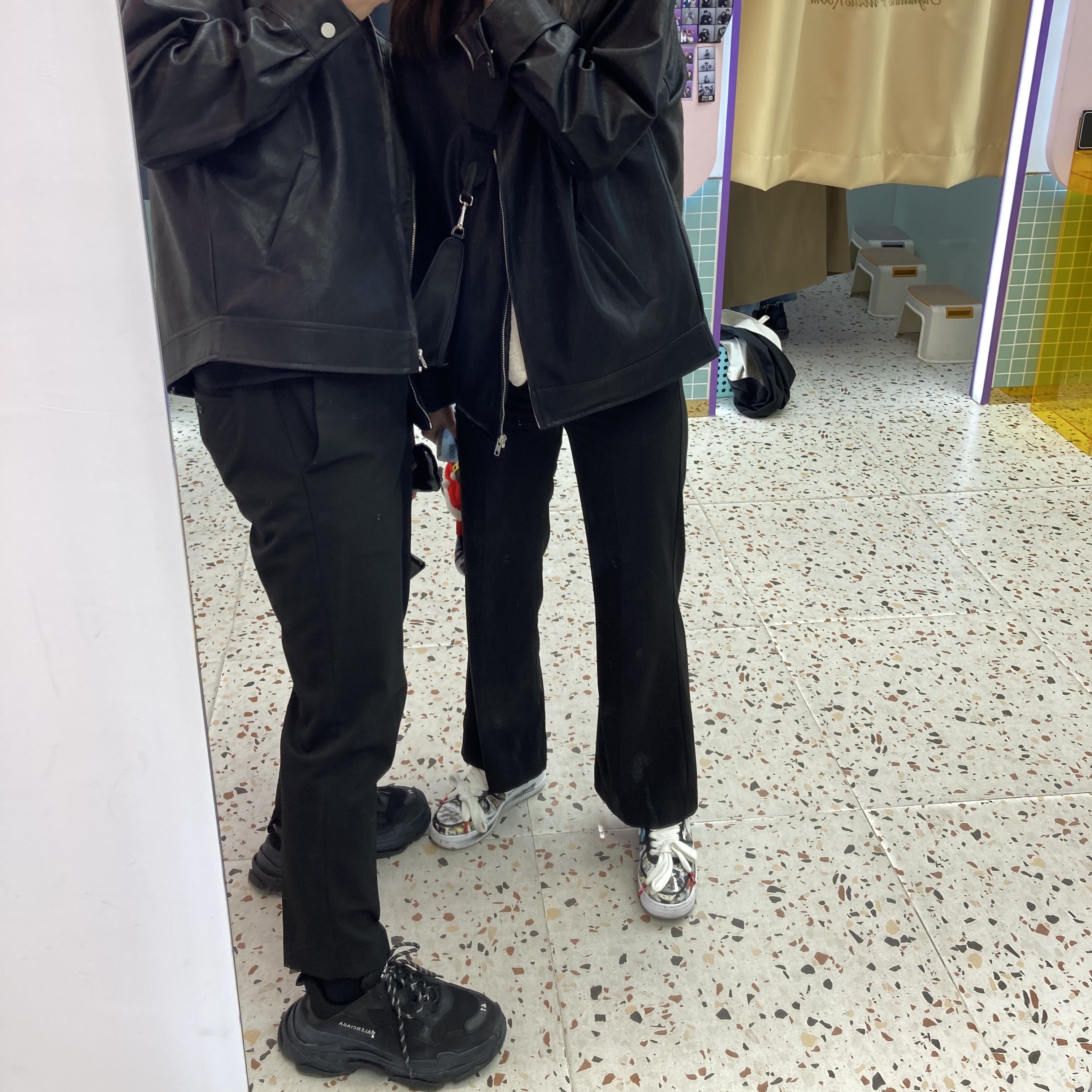 Balenciaga Triple S Triple Black 2018 Reissue (Pre-Distressed), Nike x Peaceminusone Air Force 1 Low Para-Noise 착용 스타일