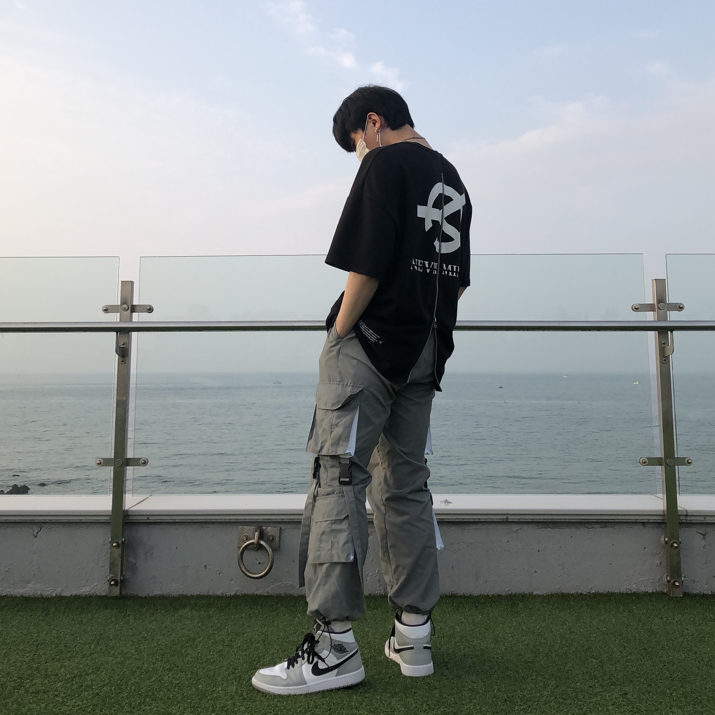 Jordan 1 Mid Light Smoke Grey 착용 스타일 - 2