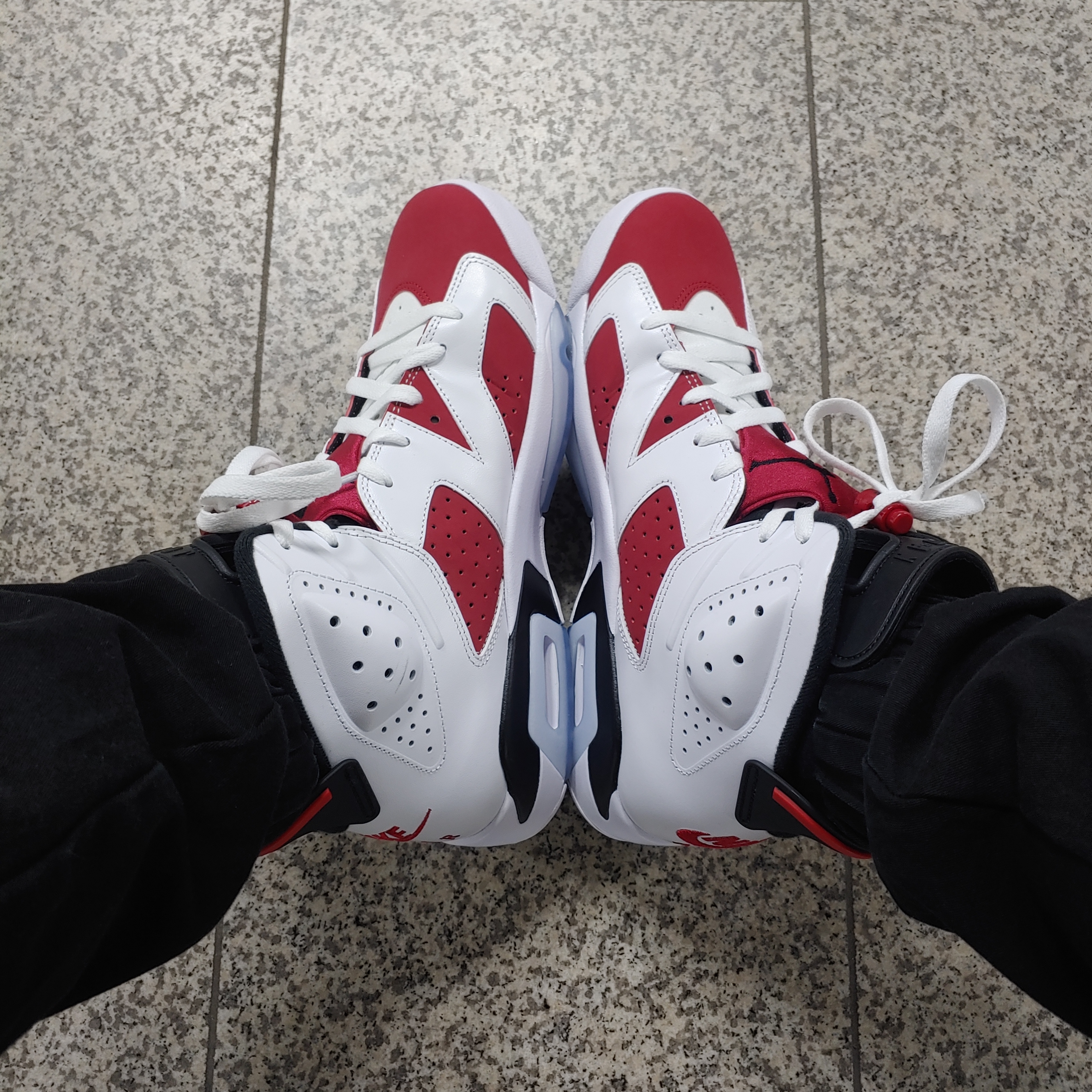 Jordan 6 Retro Carmine 2021 착용 스타일 - 1