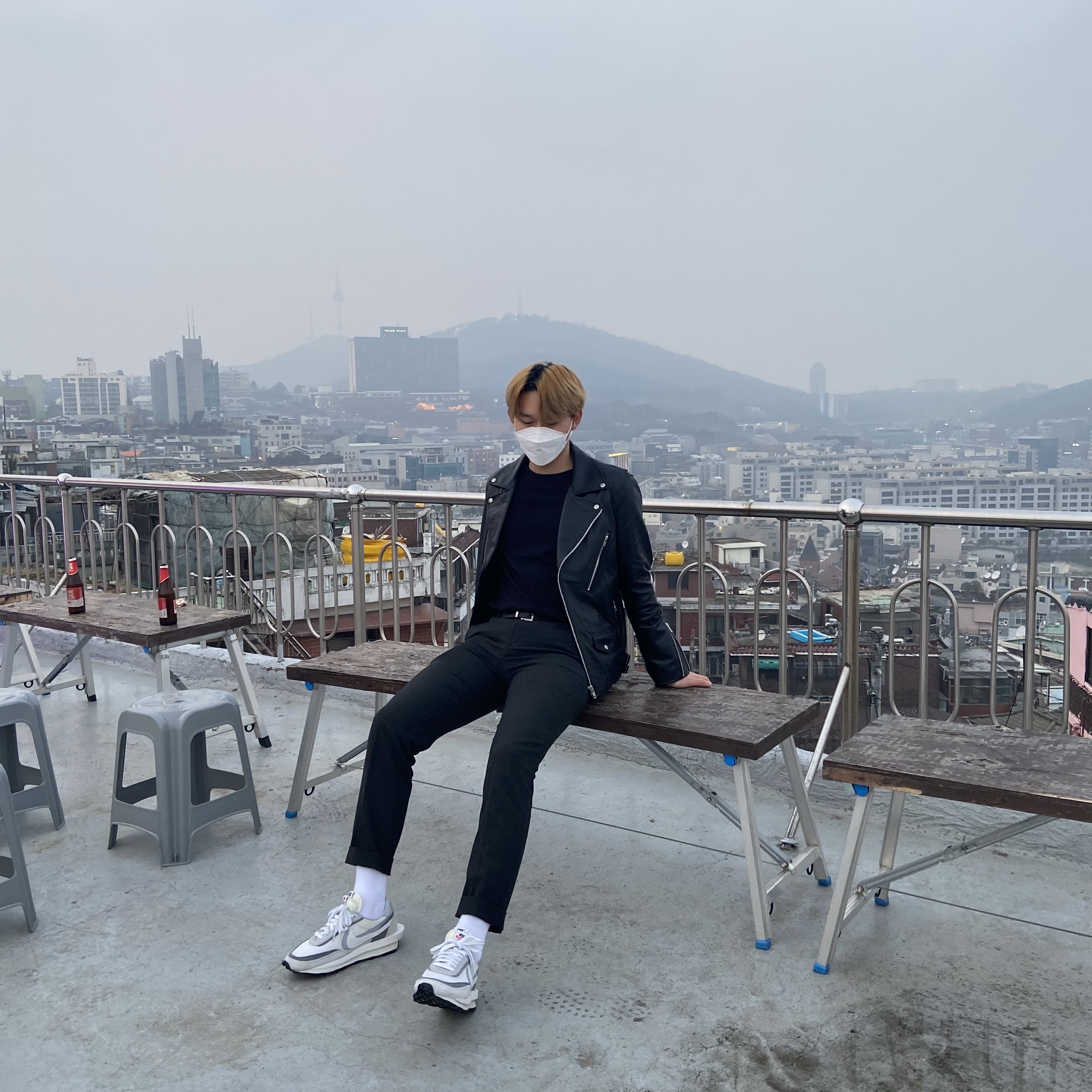 Nike x Sacai LDWaffle Summit White 착용 스타일