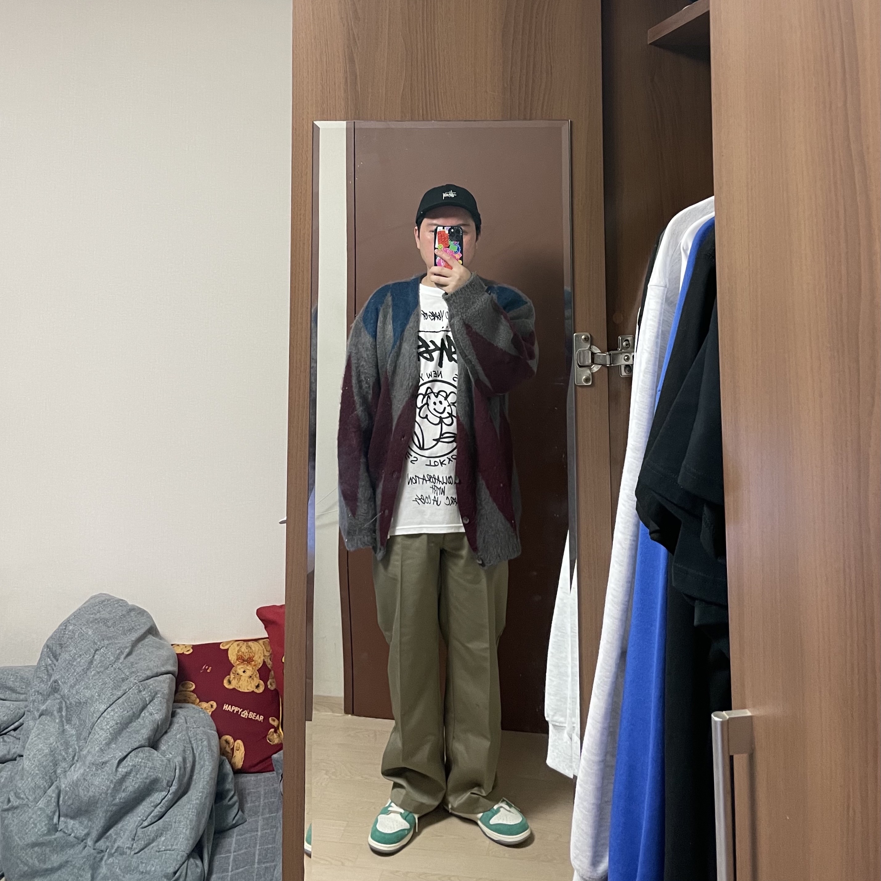 Nike x Kasina Dunk Low Road Sign - Kasina Exclusive, Stussy x Marc Jacobs 40 WT T-Shirt 착용 스타일