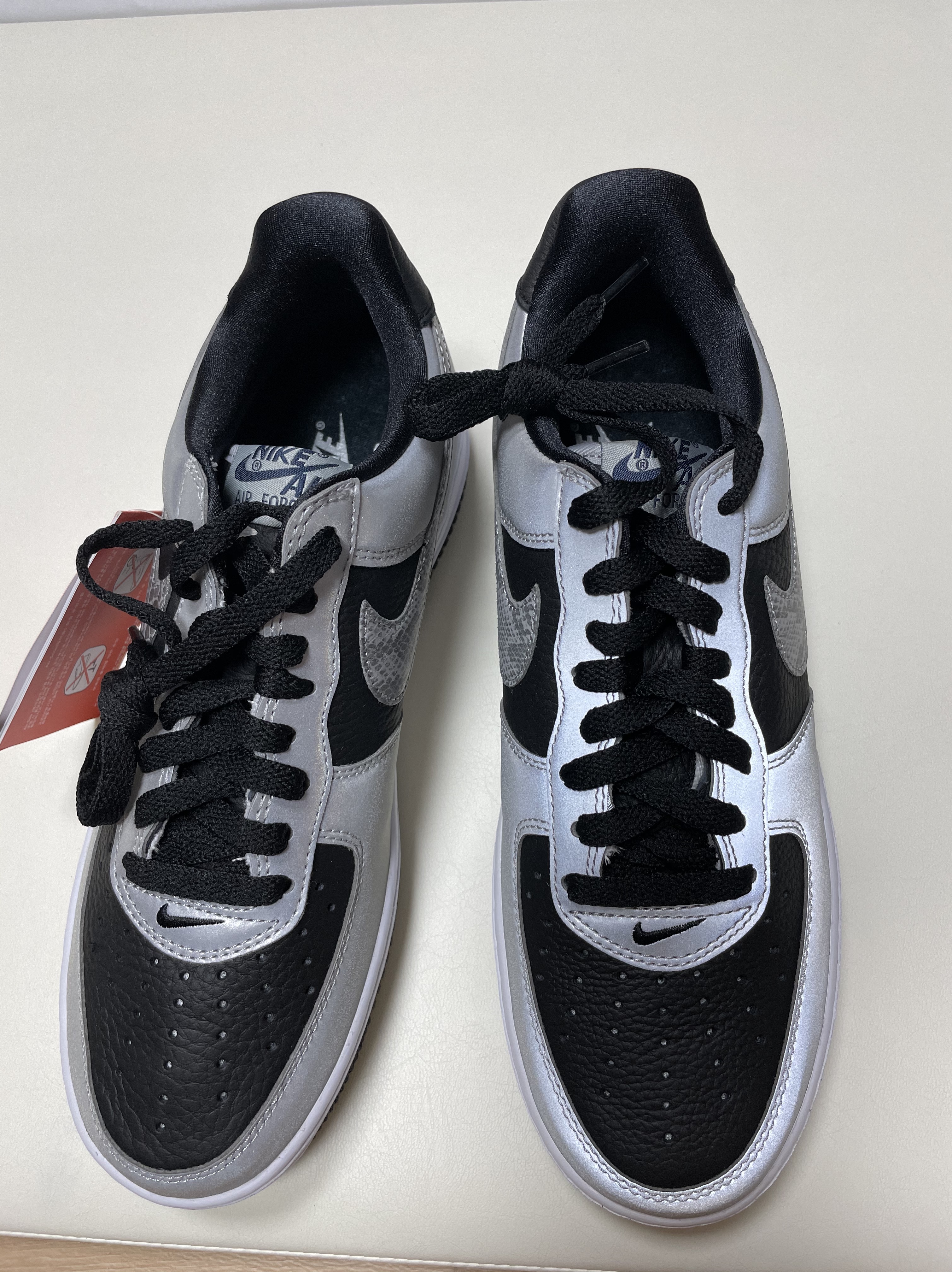 Nike Air Force 1 B Silver Snake 착용 스타일
