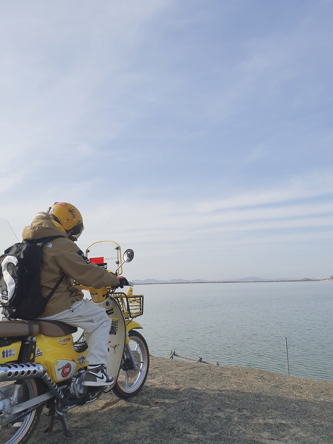 Supreme x The North Face S Logo Expedition Backpack Black - 20FW, Supreme x The North Face Cargo Jacket Gold - 20SS 착용 스타일