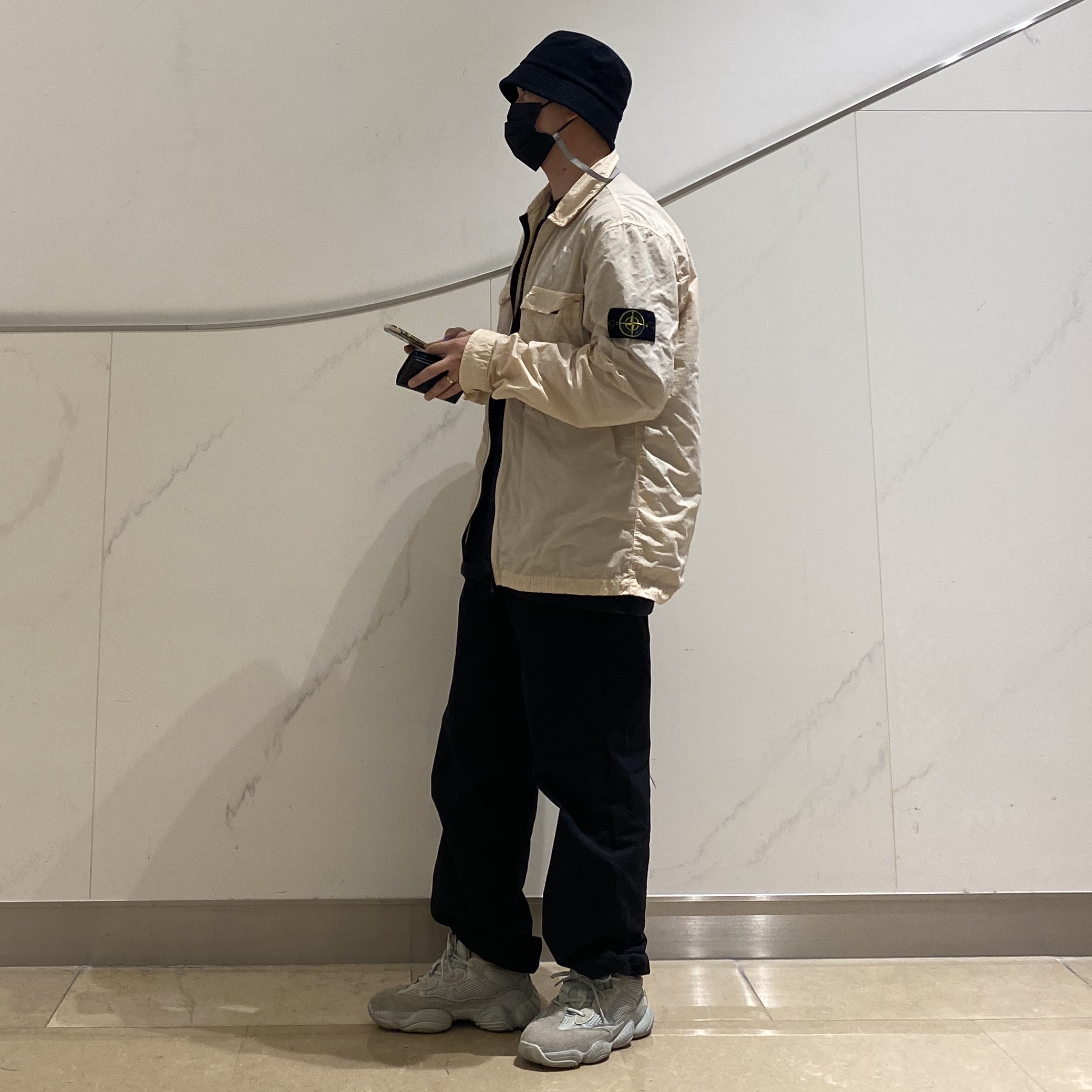 Adidas Yeezy 500 Salt 착용 스타일