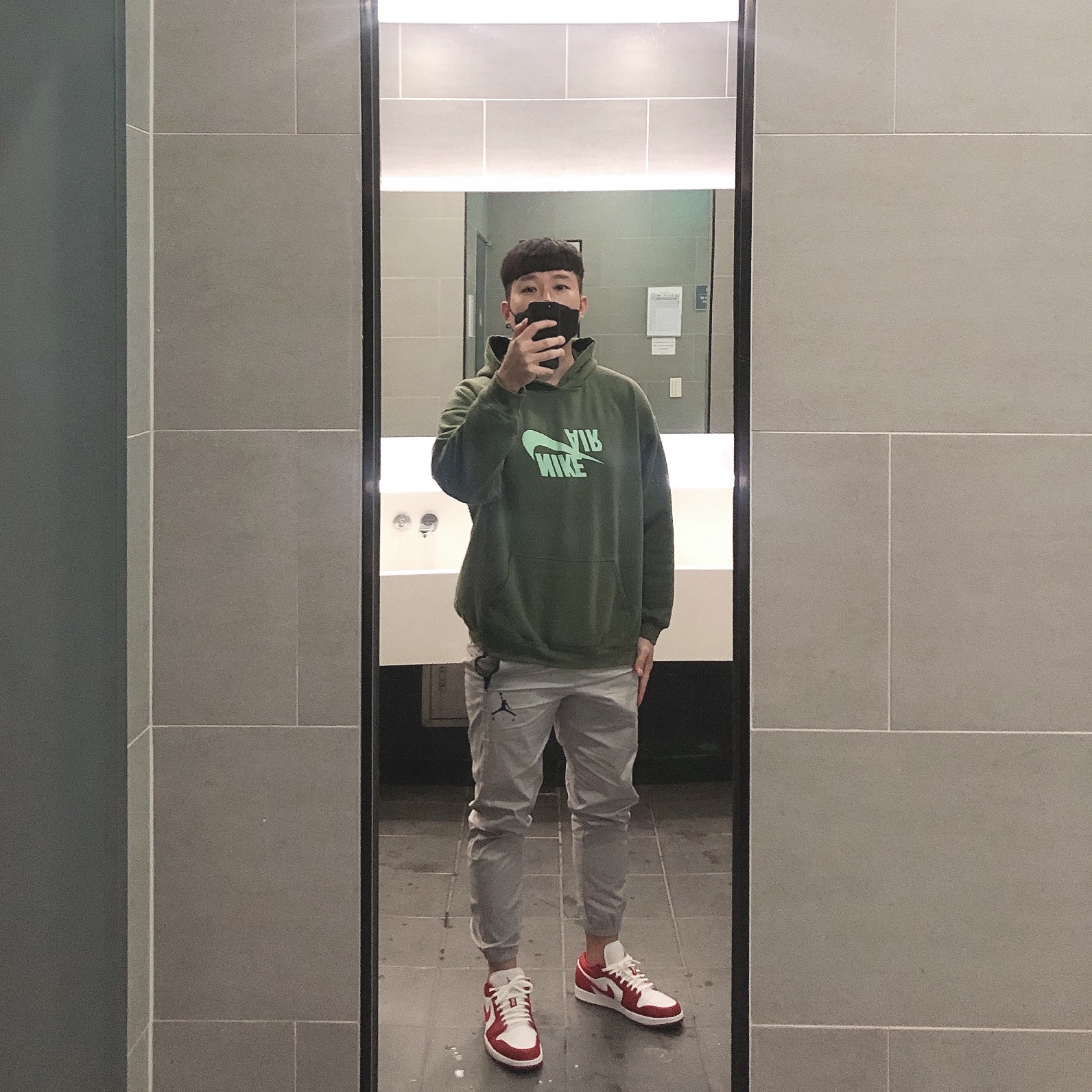 Jordan 1 Low Gym Red White 착용 스타일