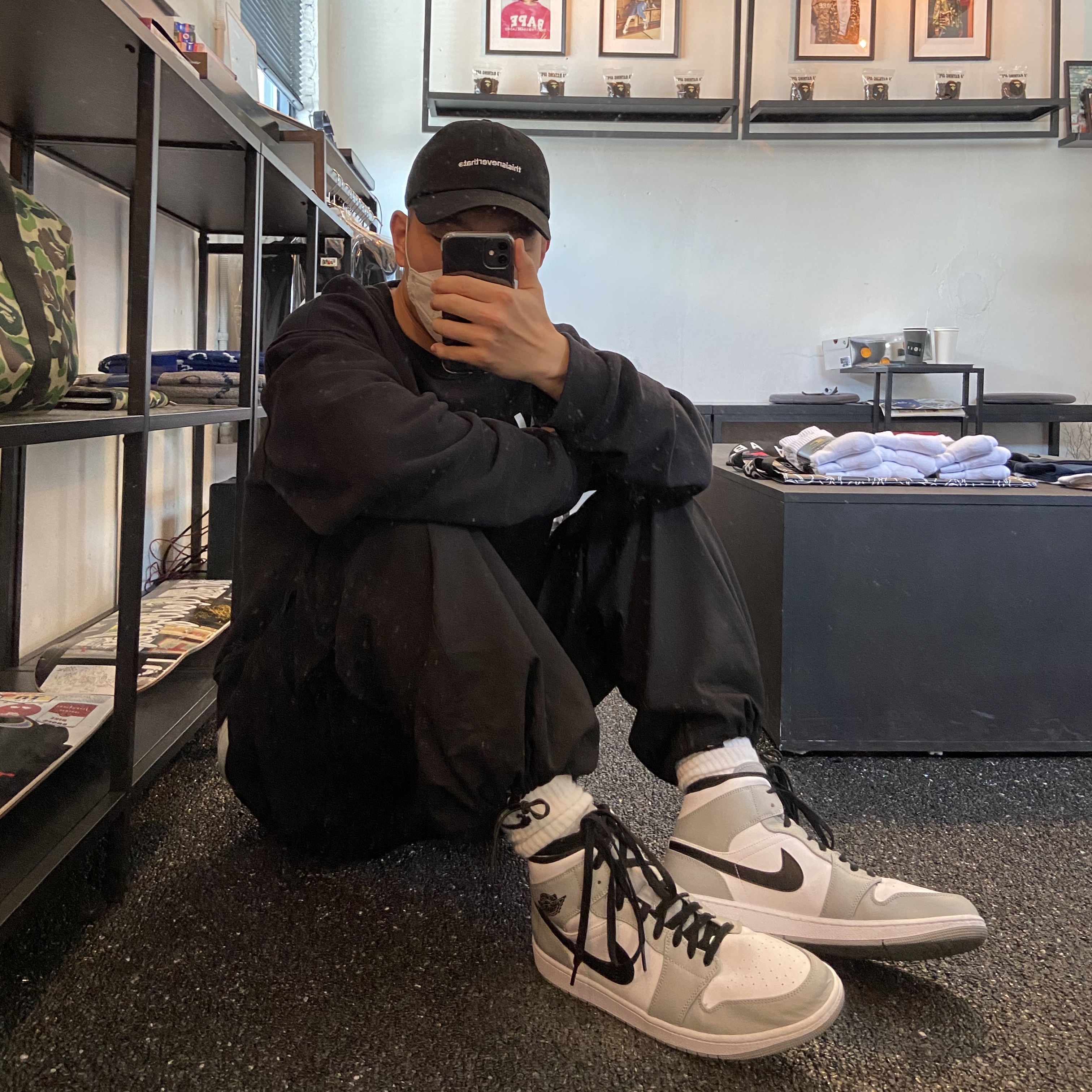Jordan 1 Mid Light Smoke Grey 착용 스타일