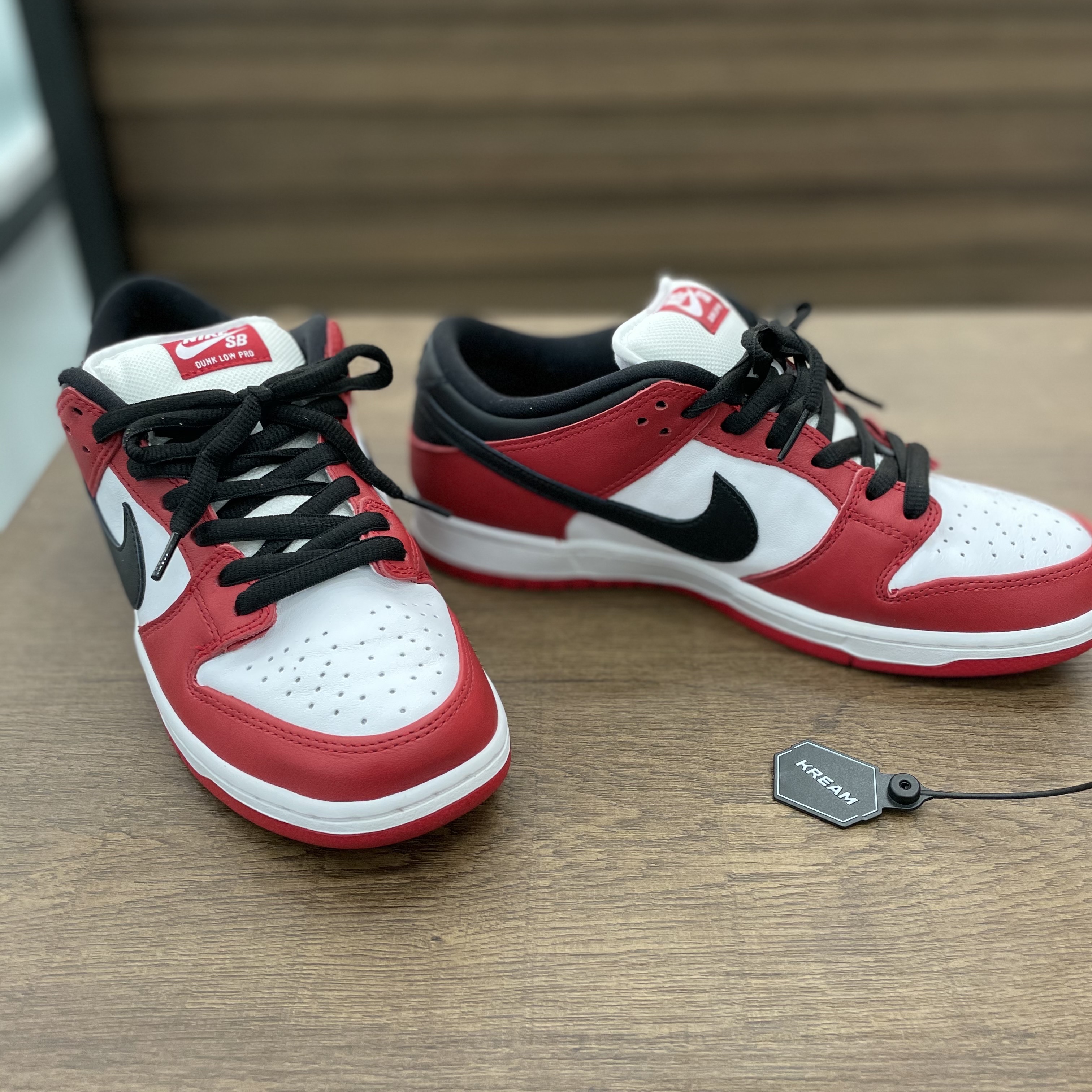 Nike SB Dunk Low Pro Chicago 착용 스타일 - 3