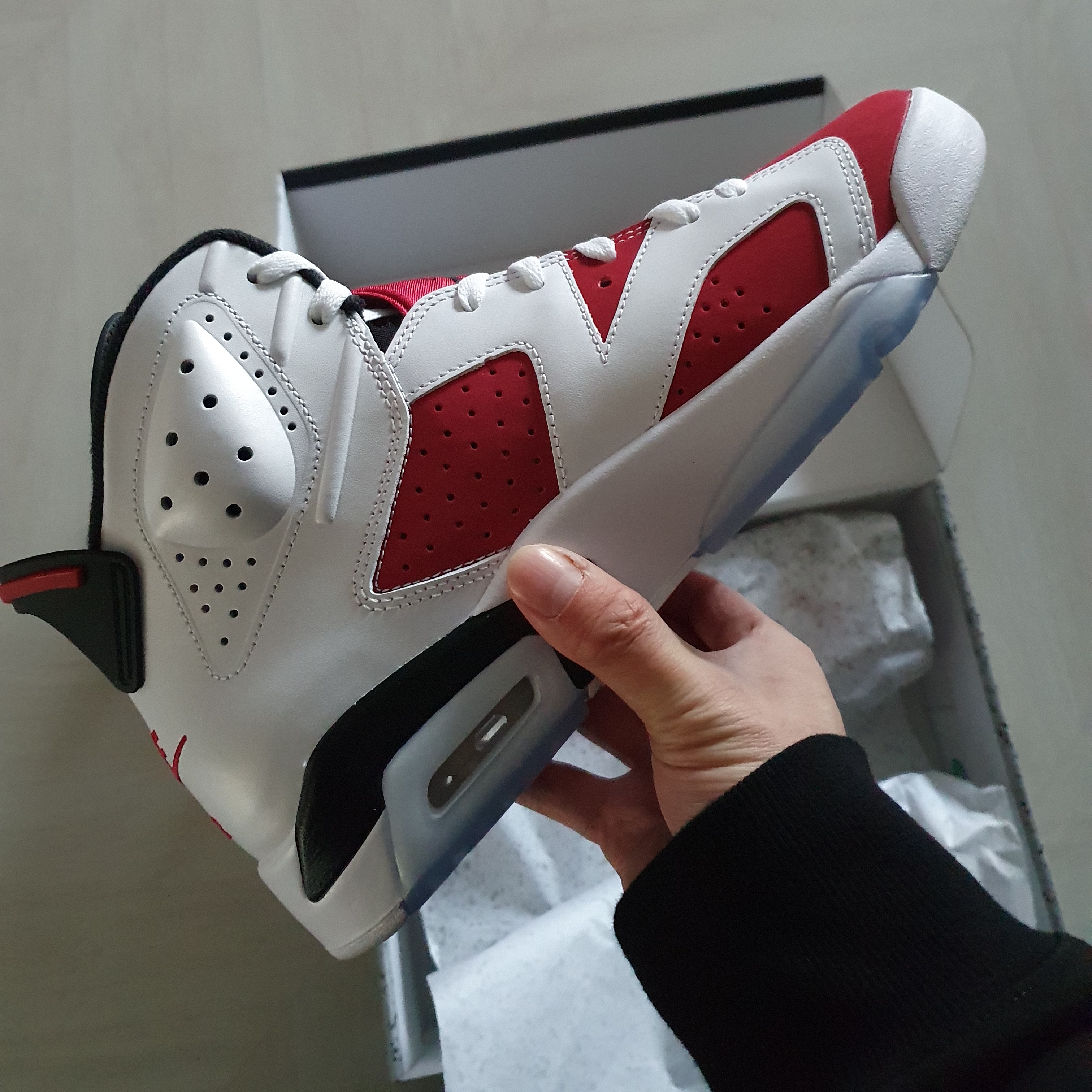 Jordan 6 Retro Carmine 2021 착용 스타일 - 3