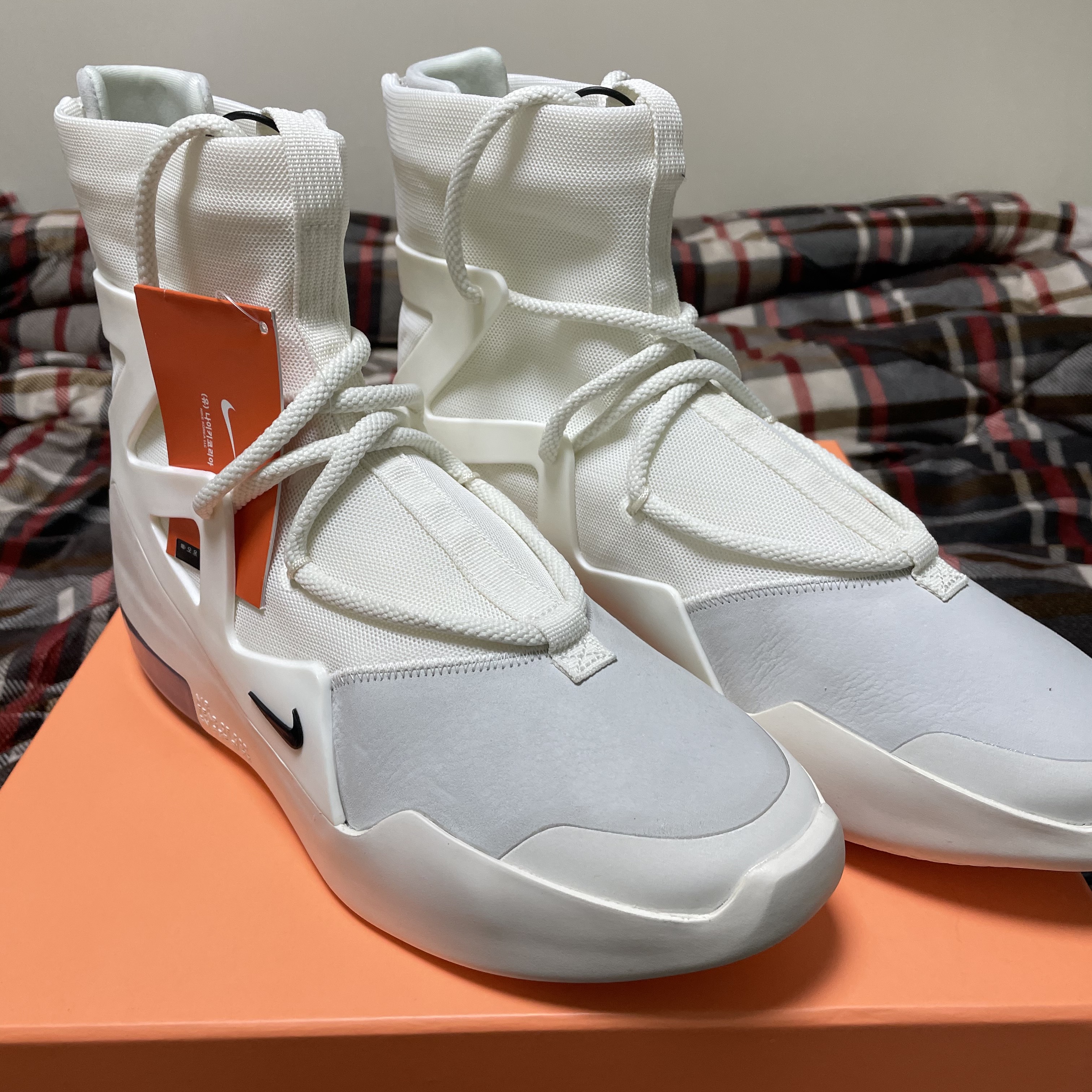 Nike x Fear of God Air Fear of God 1 Sail 착용 스타일 - 1