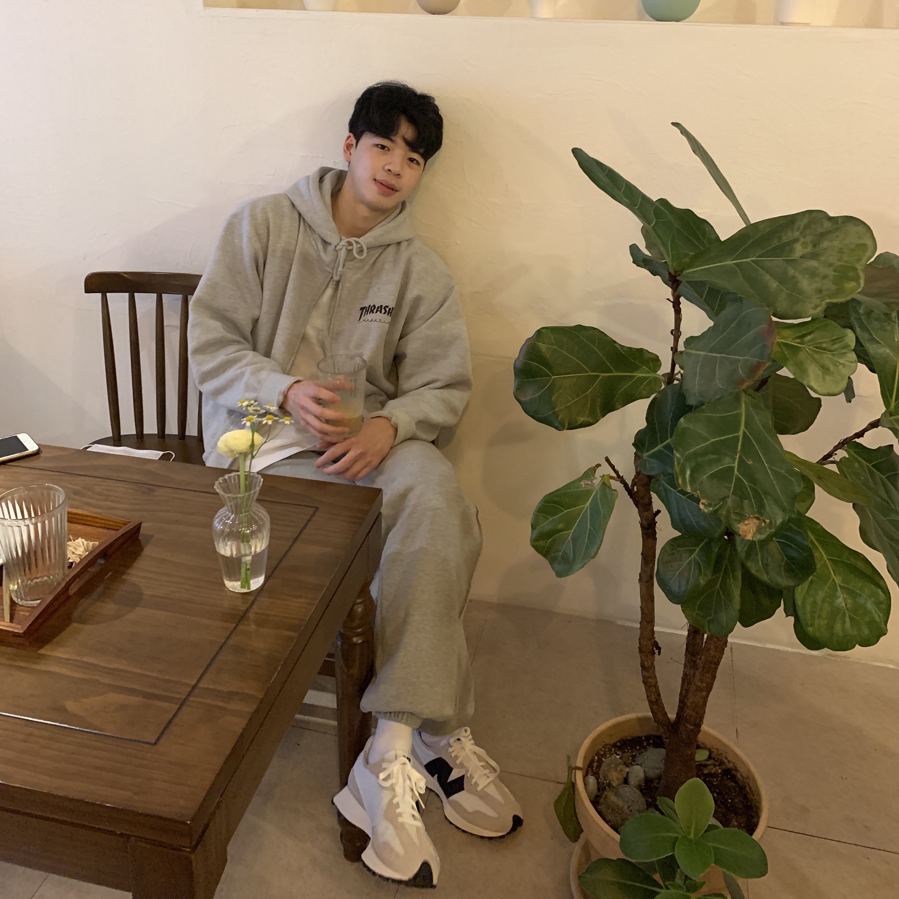 New Balance 327 White Black 착용 스타일