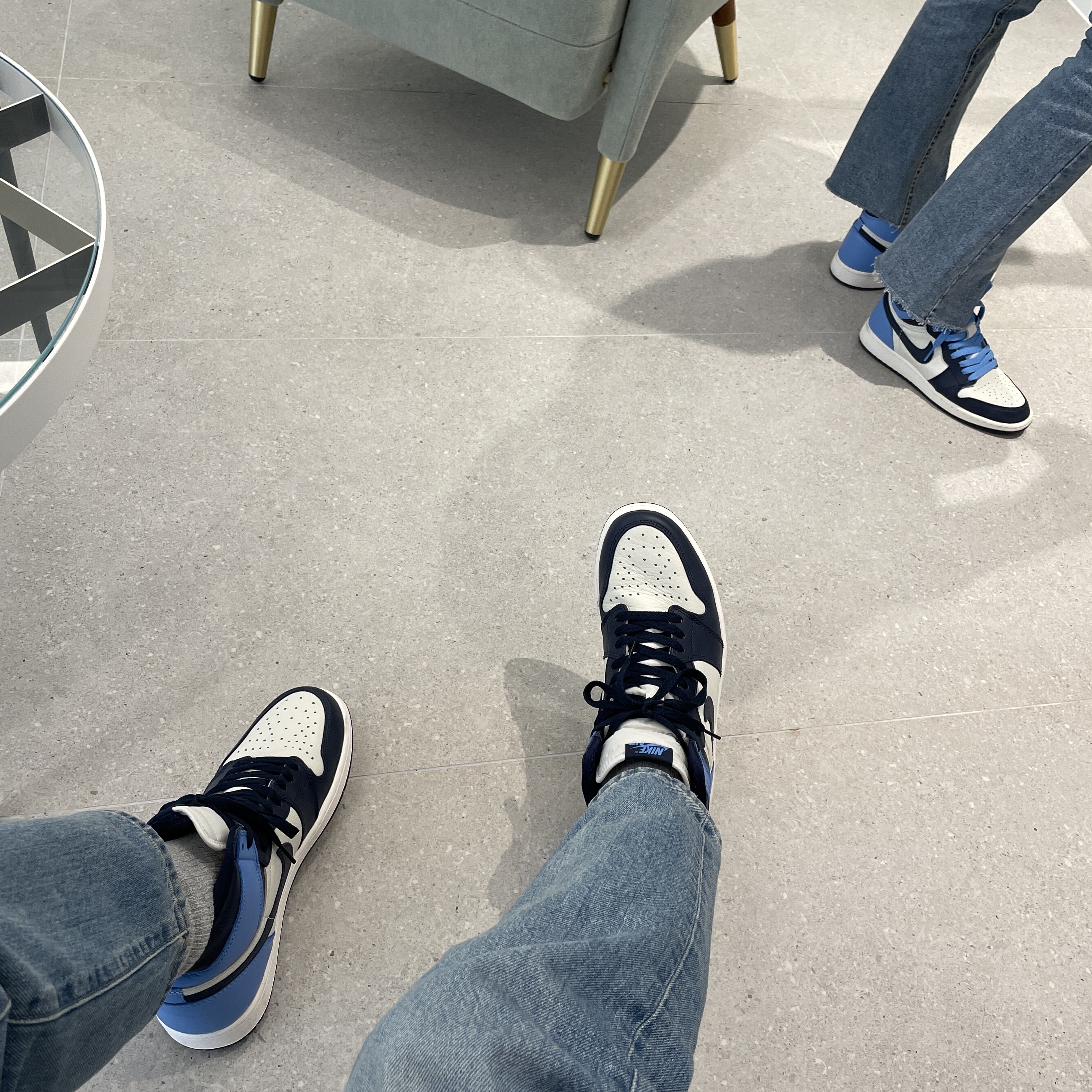 (GS) Jordan 1 Retro High Obsidian UNC, Jordan 1 Retro High Obsidian UNC 착용 스타일 - 2