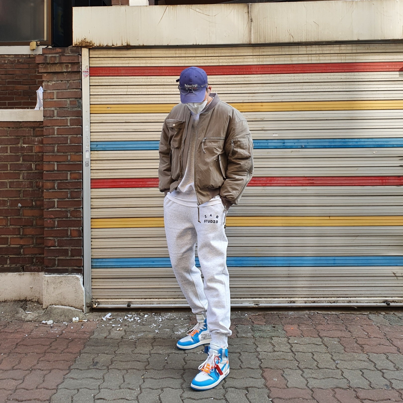 Jordan 1 x Off-White Retro High University Blue 착용 스타일