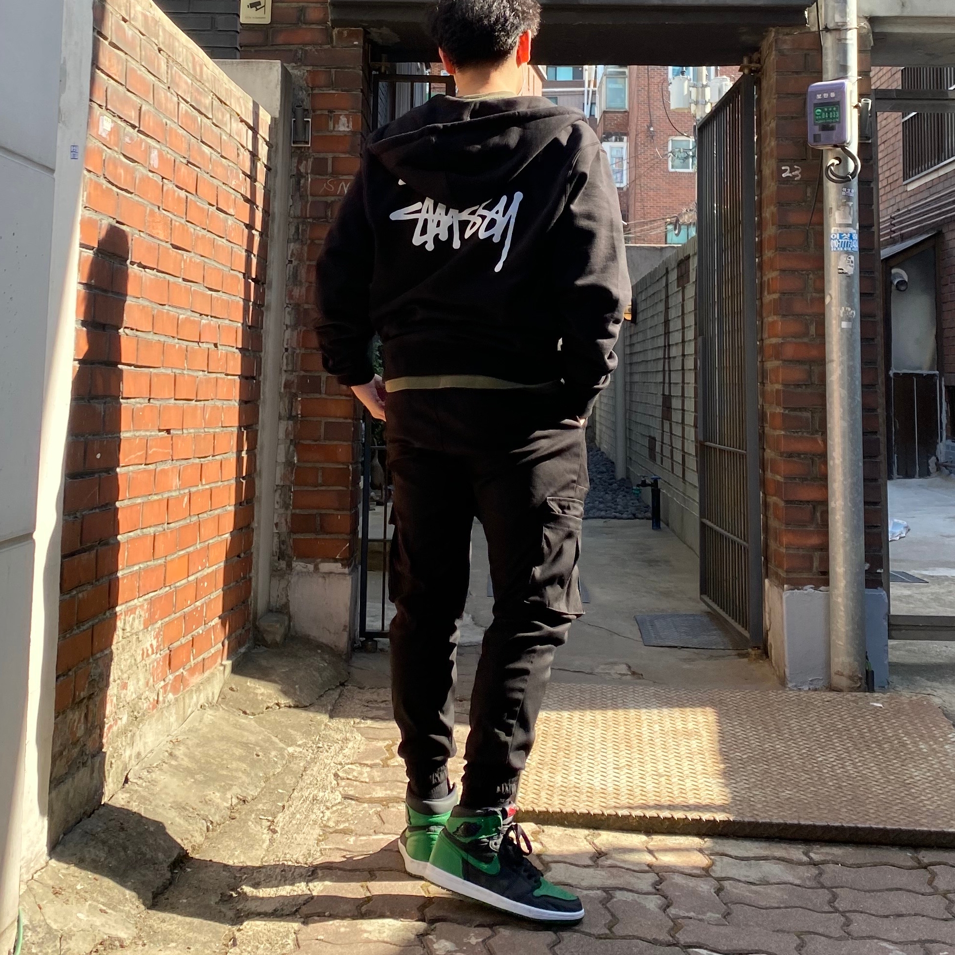 Jordan 1 Retro High OG Pine Green Black 착용 스타일