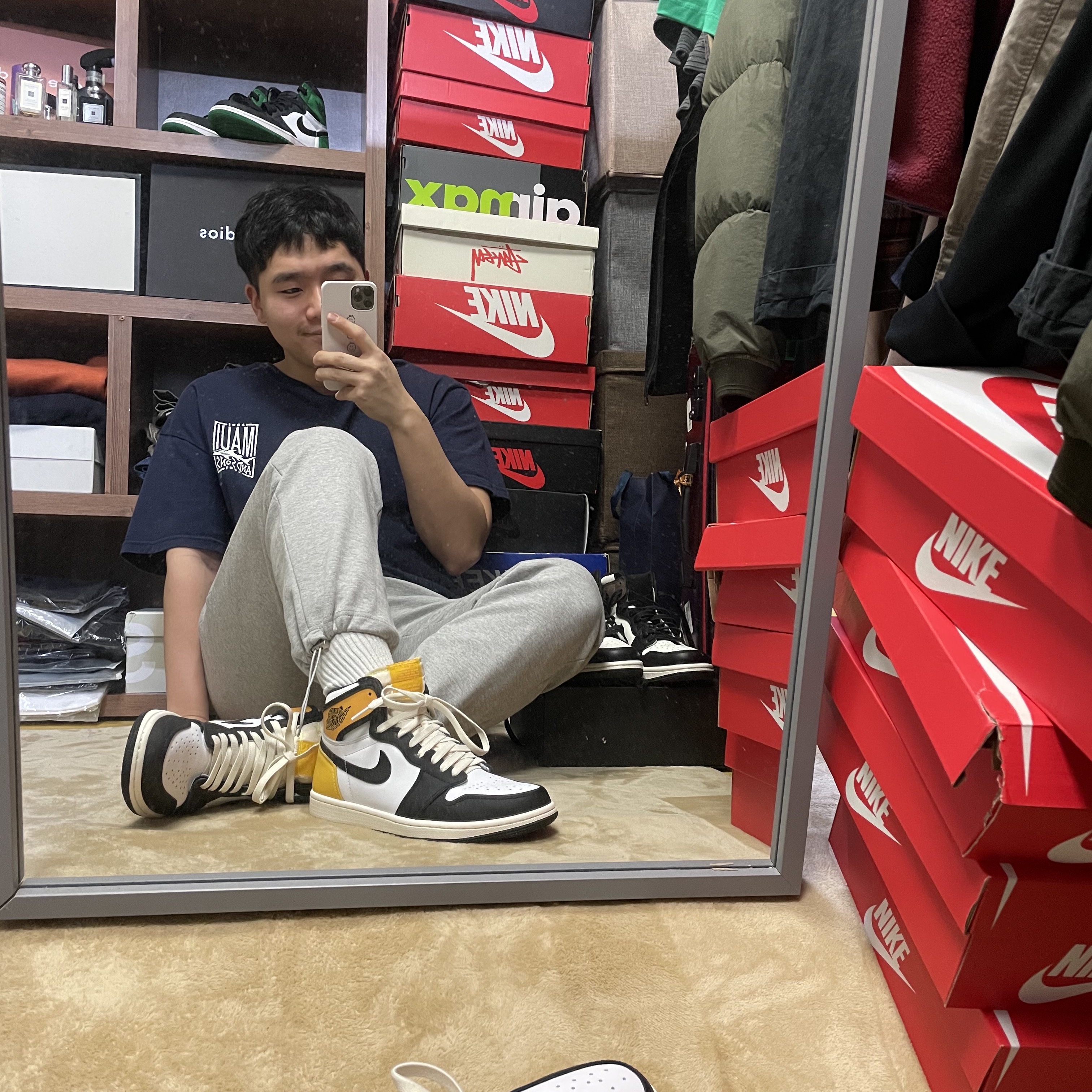 Jordan 1 Retro High OG Volt Gold 착용 스타일