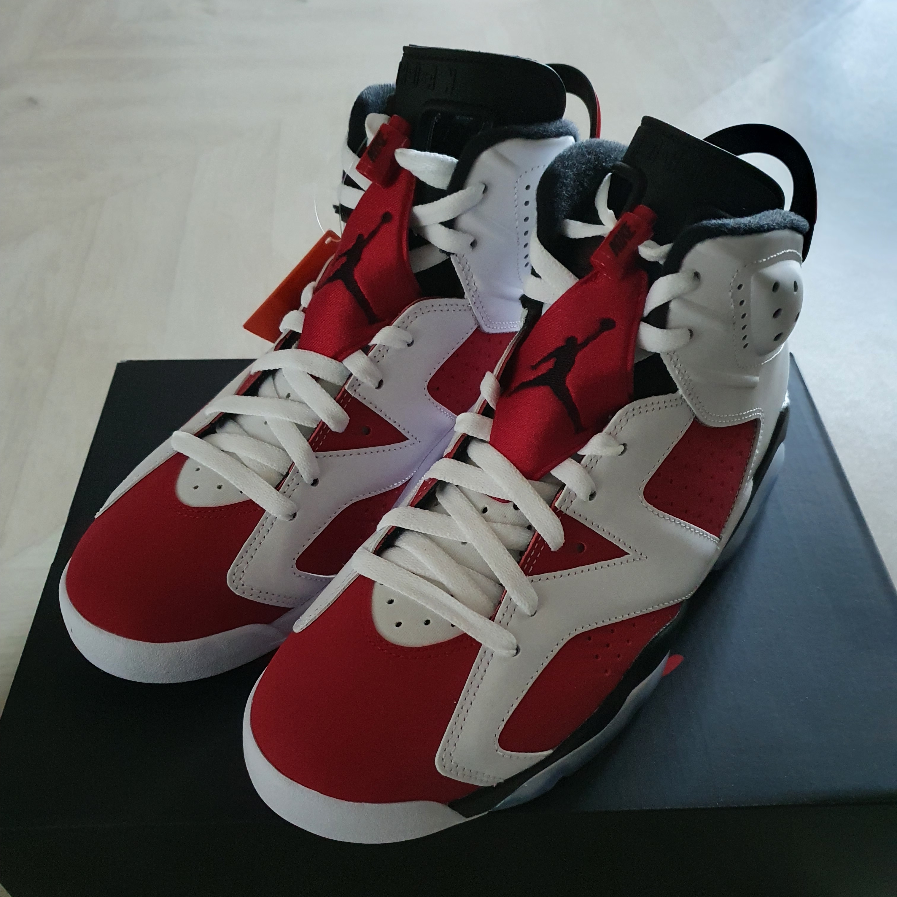 Jordan 6 Retro Carmine 2021 착용 스타일 - 2