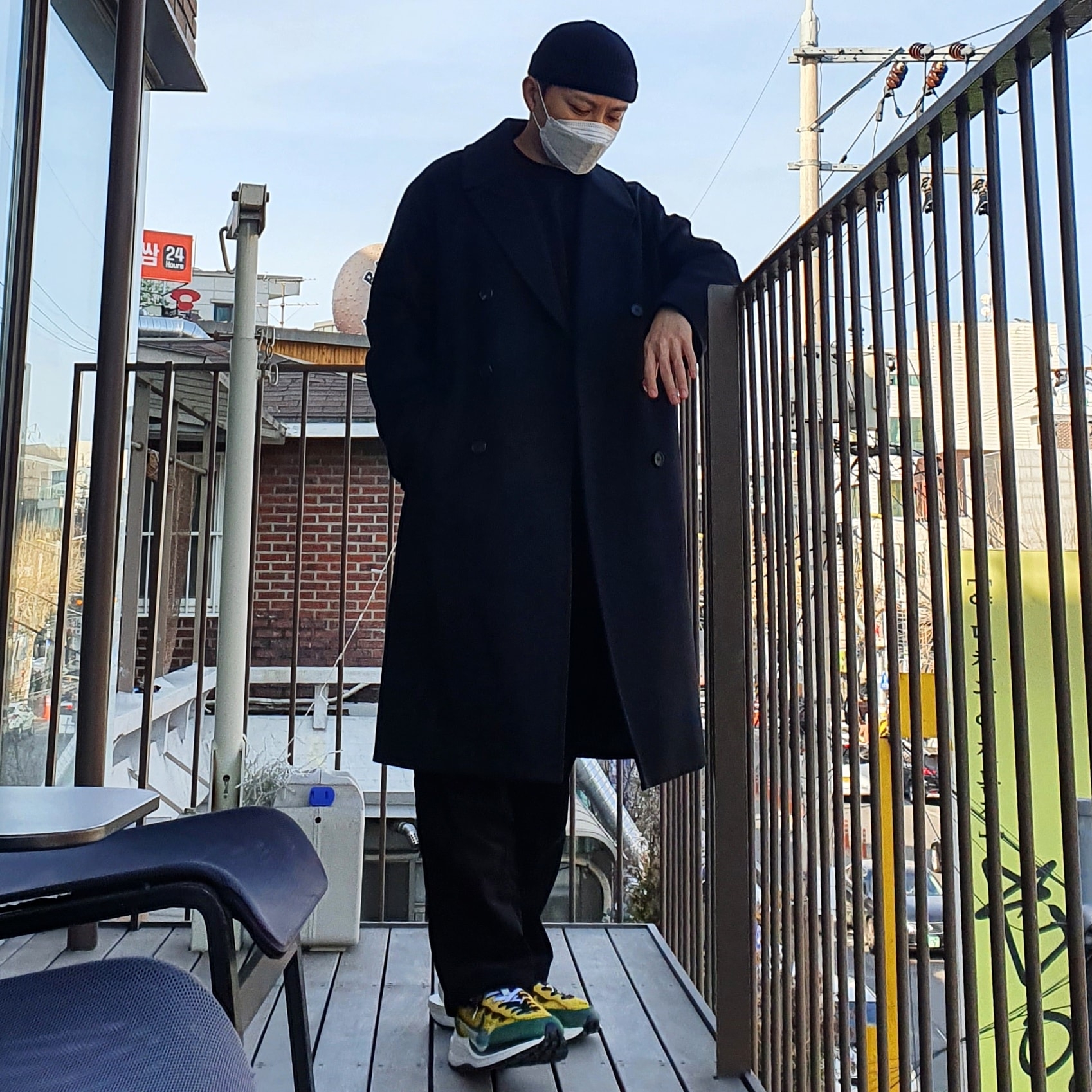 Nike x Sacai VaporWaffle Tour Yellow & Gorge Green Sail 착용 스타일