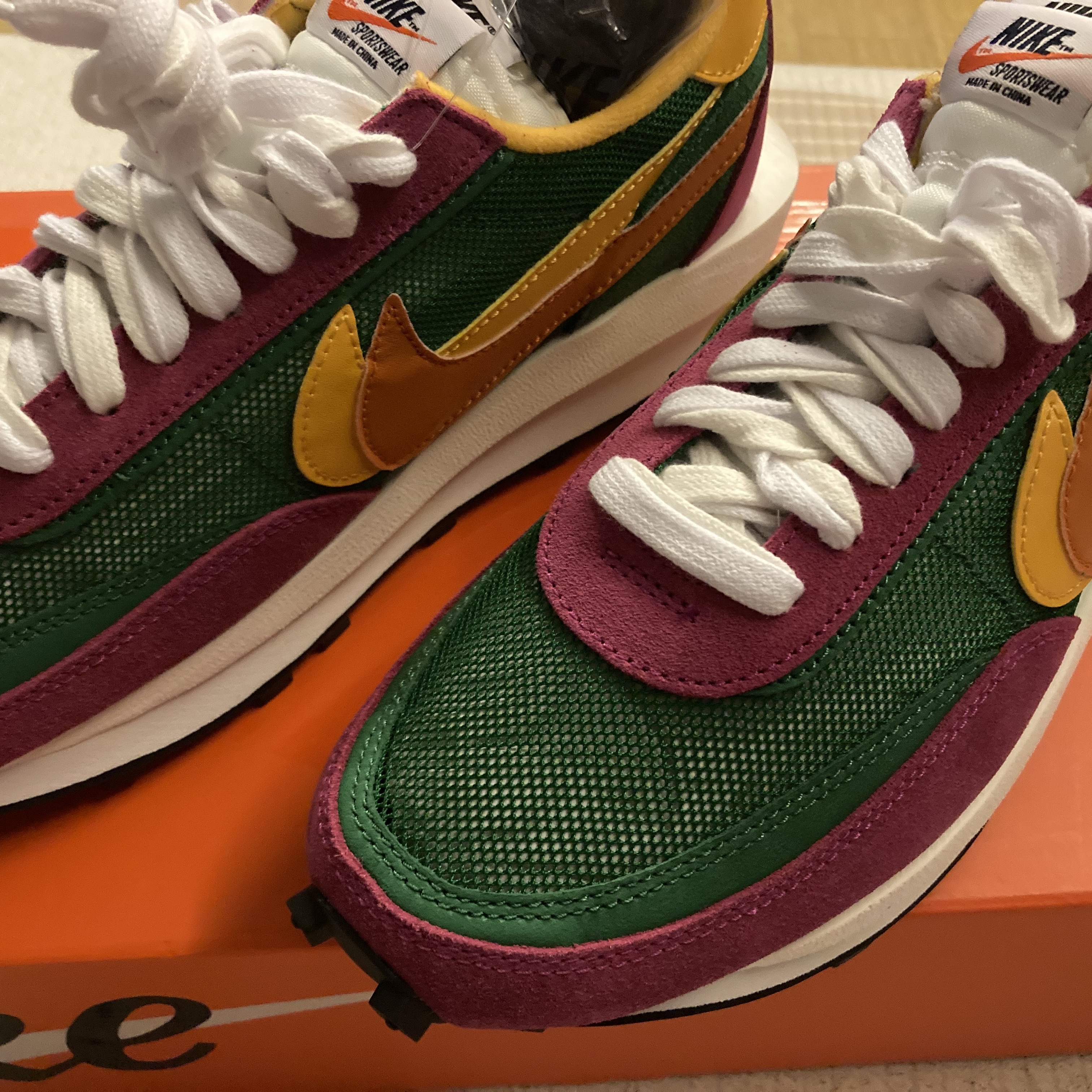 Nike x Sacai LDWaffle Pine Green 착용 스타일 - 3