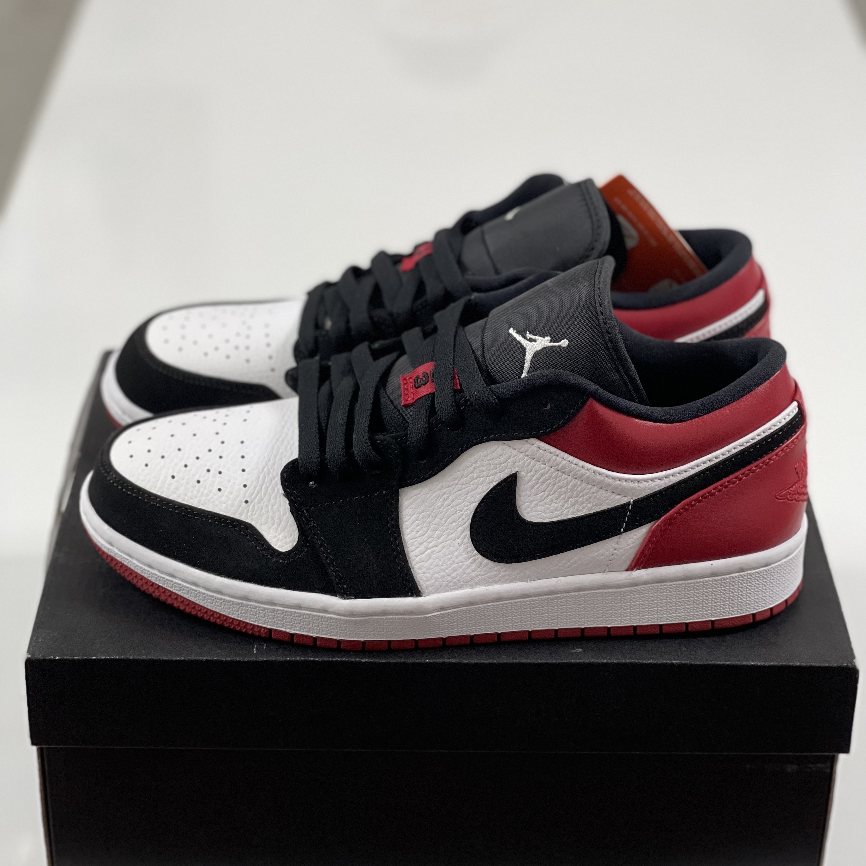 Jordan 1 Low Black Toe 착용 스타일 - 2