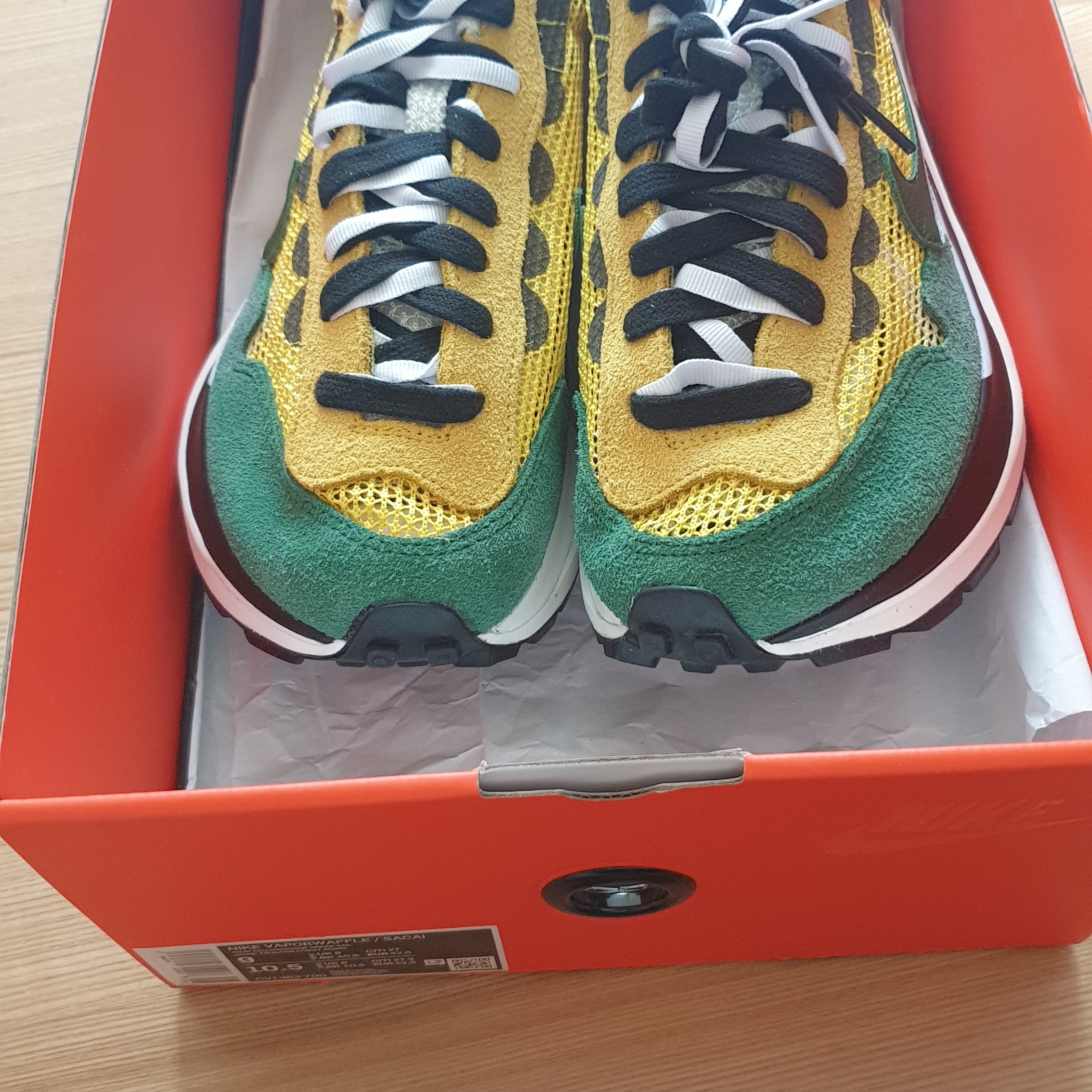 Nike x Sacai VaporWaffle Tour Yellow & Gorge Green Sail 착용 스타일 - 1