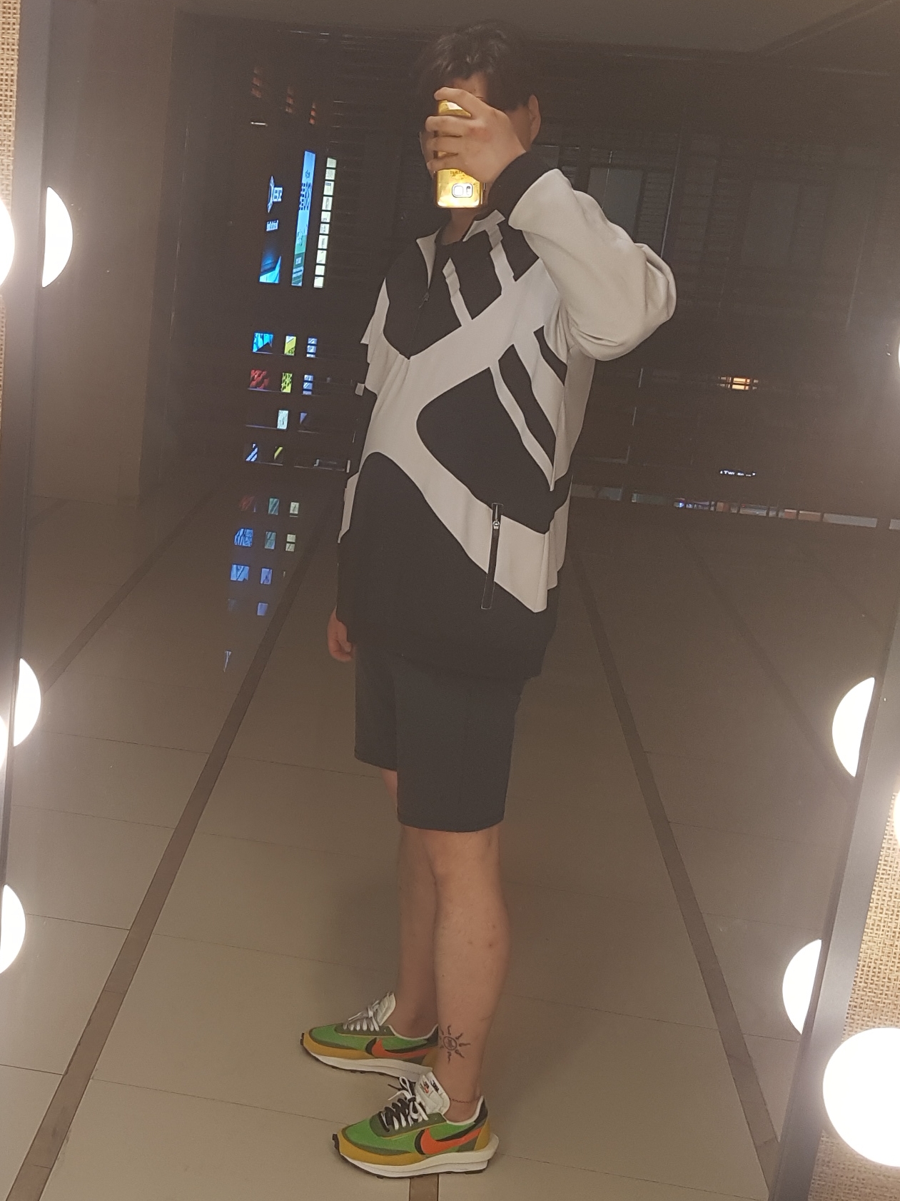 Nike x Sacai LDWaffle Green Multi 착용 스타일