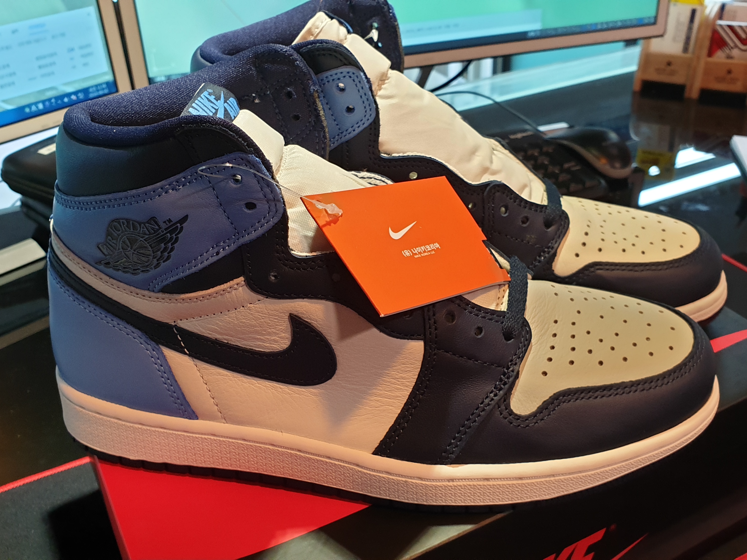 Jordan 1 Retro High Obsidian UNC 착용 스타일 - 1