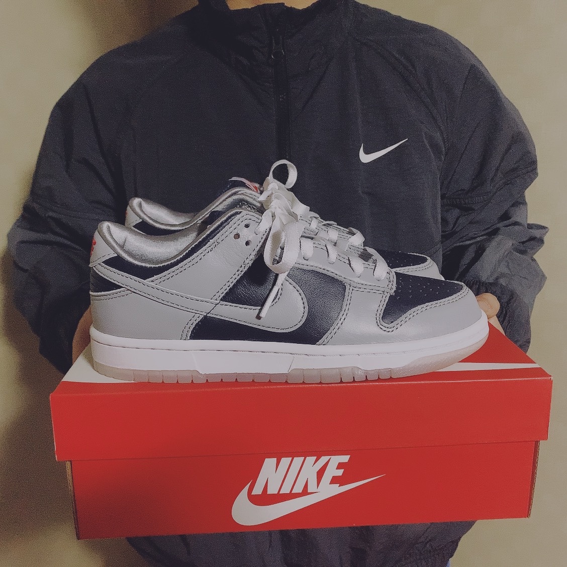(W) Nike Dunk Low SP College Navy, Nike x Stussy Windrunner Jacket Off Noir 착용 스타일