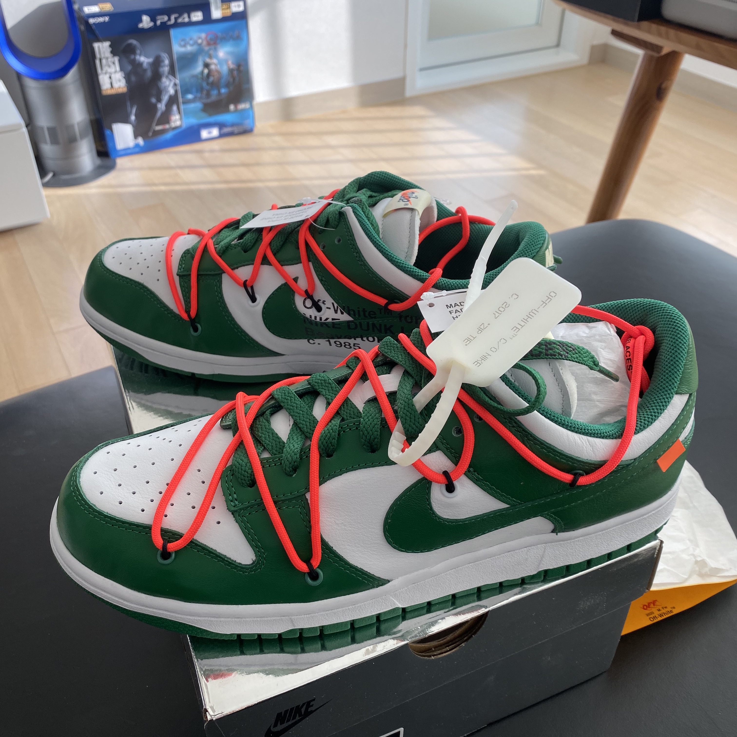 Nike x Off-White Dunk Low Pine Green 착용 스타일